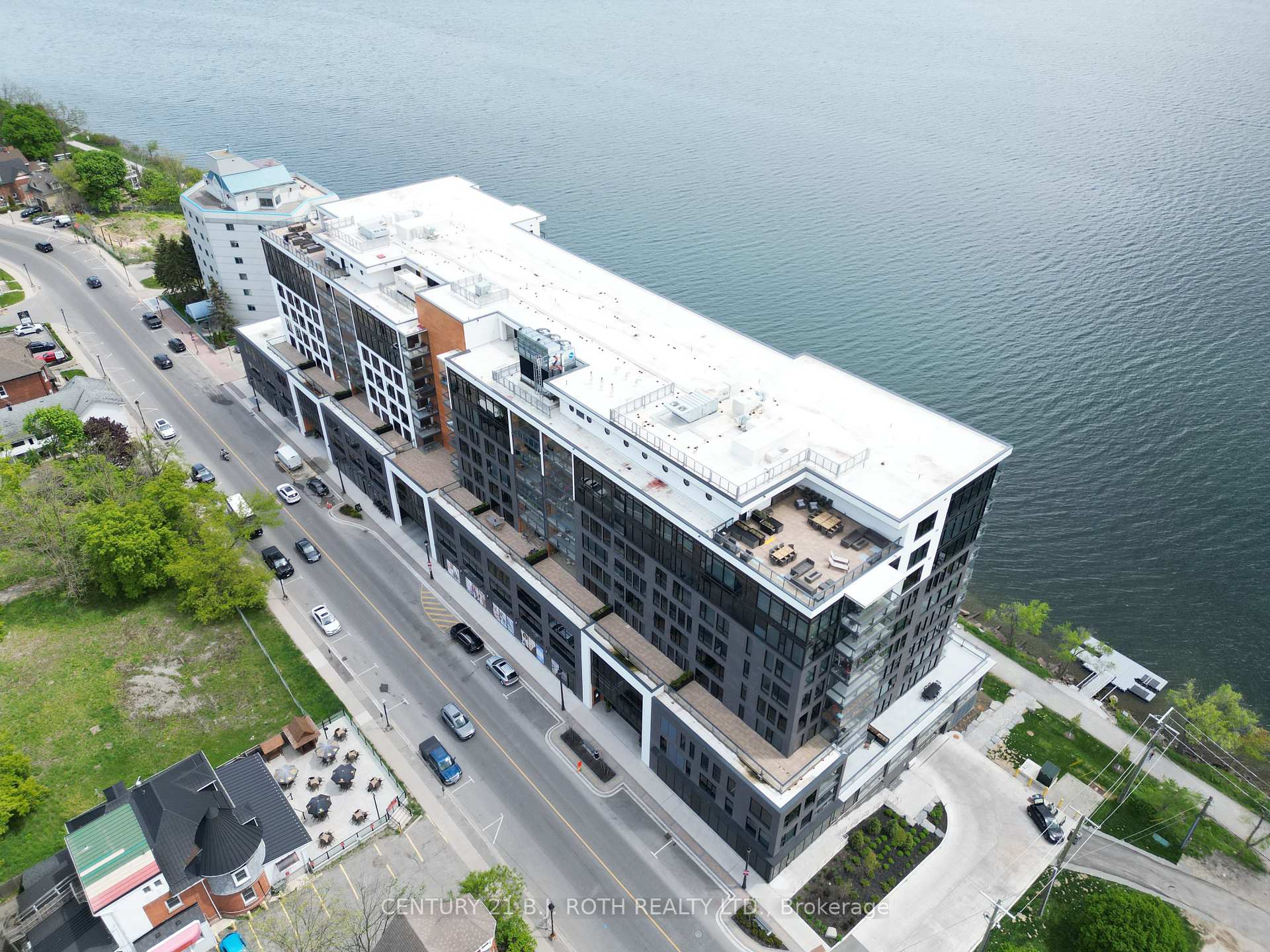 Front of Unit 301, 185 Dunlop Street E