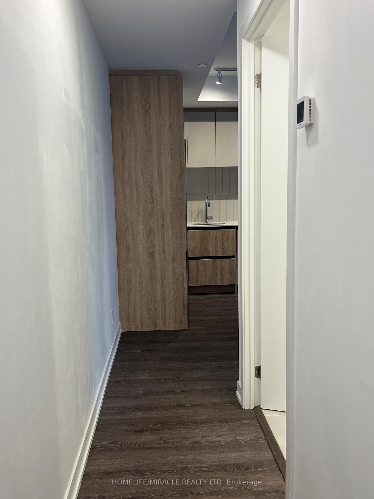 Photo 8 of Unit B-1401, 7950 Bathurst Street, Vaughan, Beverley Glen — HOMEH