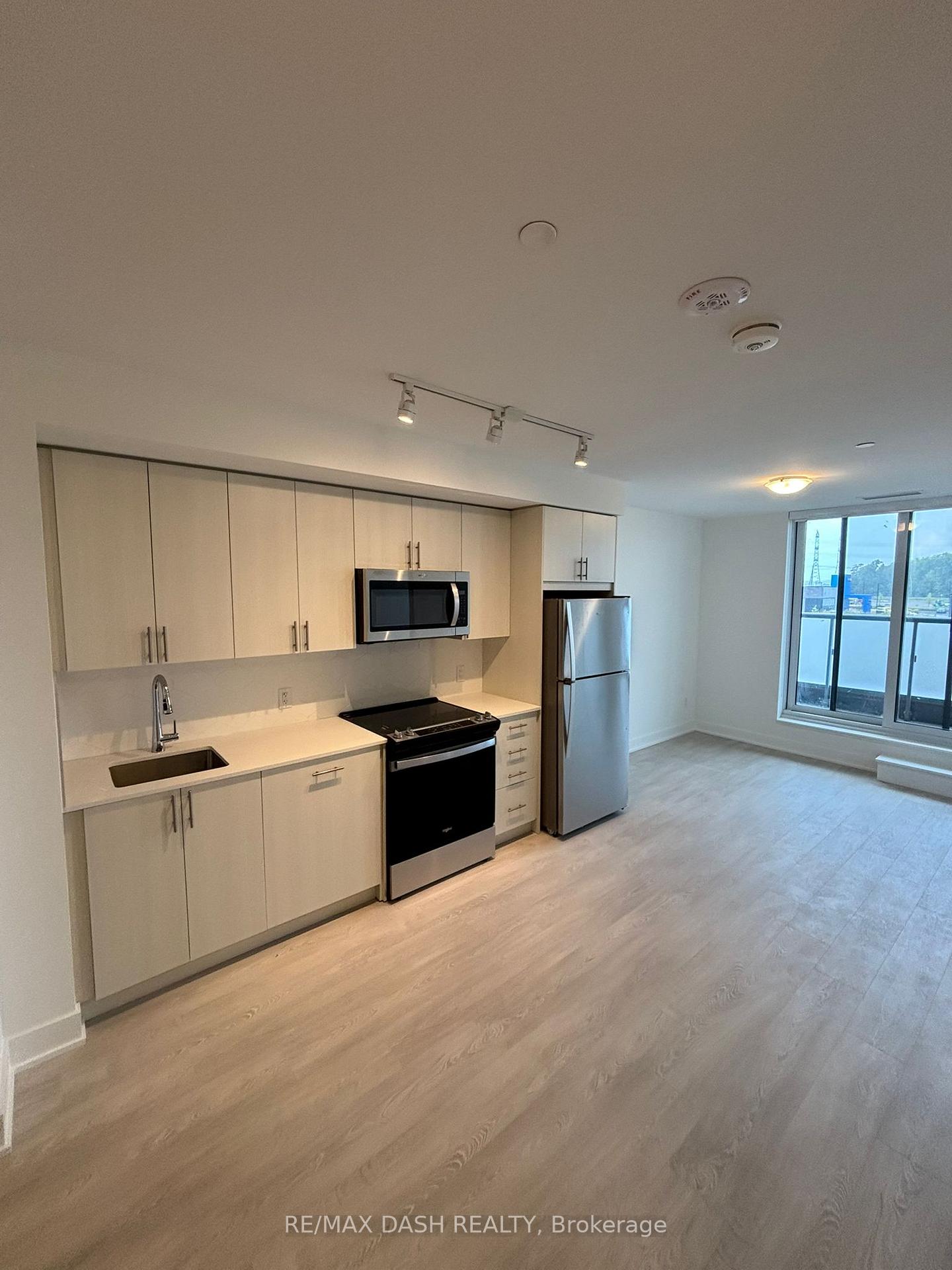 Photo 2 of Unit 352, 2545 Simcoe Street N, Oshawa, Windfields — HOMEH