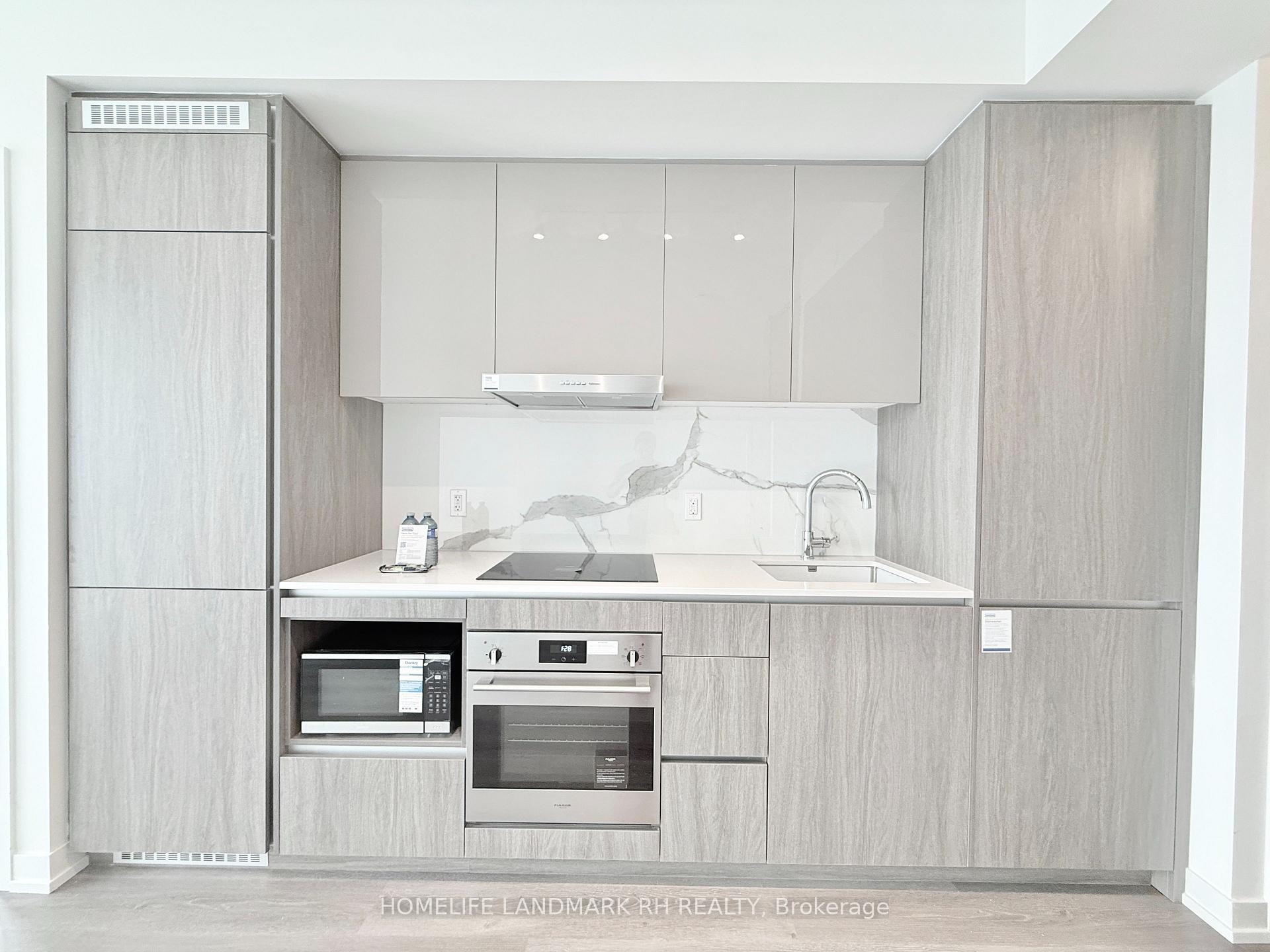 Photo 12 of Unit 3806, 28 Interchange Way, Vaughan, Vaughan Corporate Centre — HOMEH