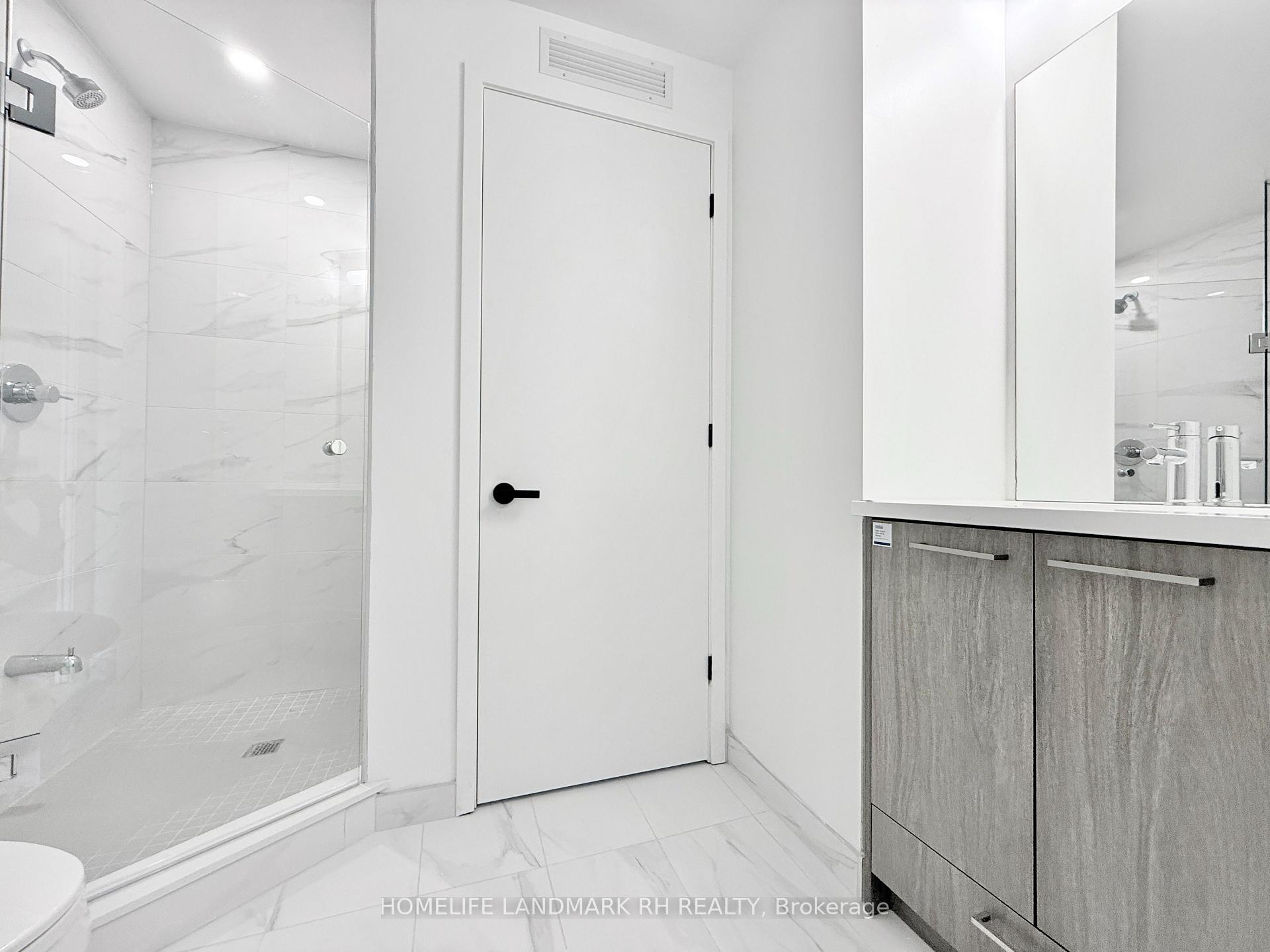 Photo 2 of Unit 3806, 28 Interchange Way, Vaughan, Vaughan Corporate Centre — HOMEH