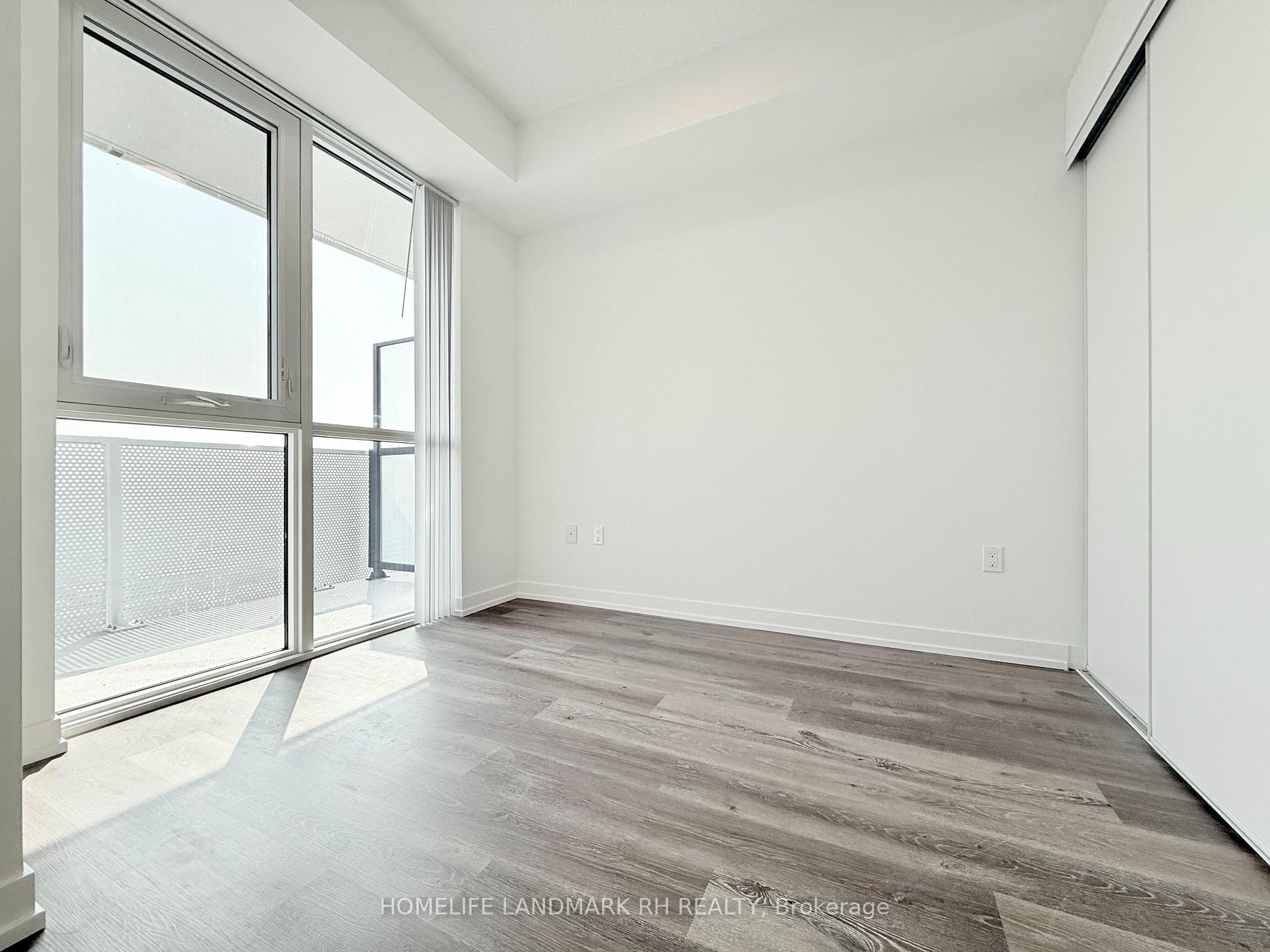 Photo 4 of Unit 3806, 28 Interchange Way, Vaughan, Vaughan Corporate Centre — HOMEH