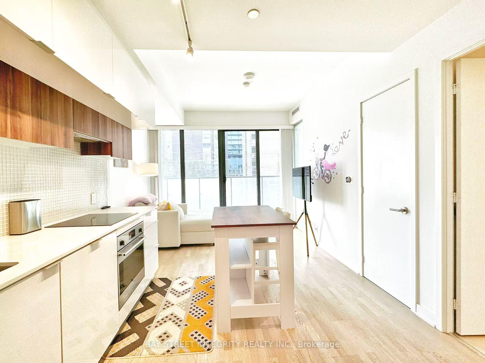 Front of Unit 207, 185 Roehampton Avenue
