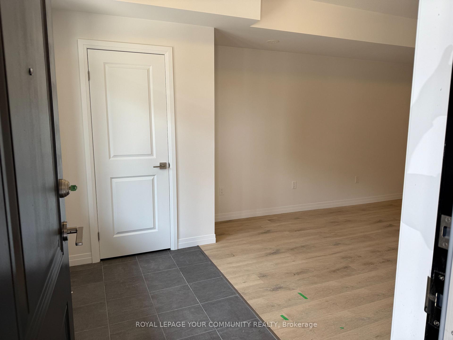 Photo 4 of 52 Thatcher Drive, Guelph, Kortright East — HOMEH