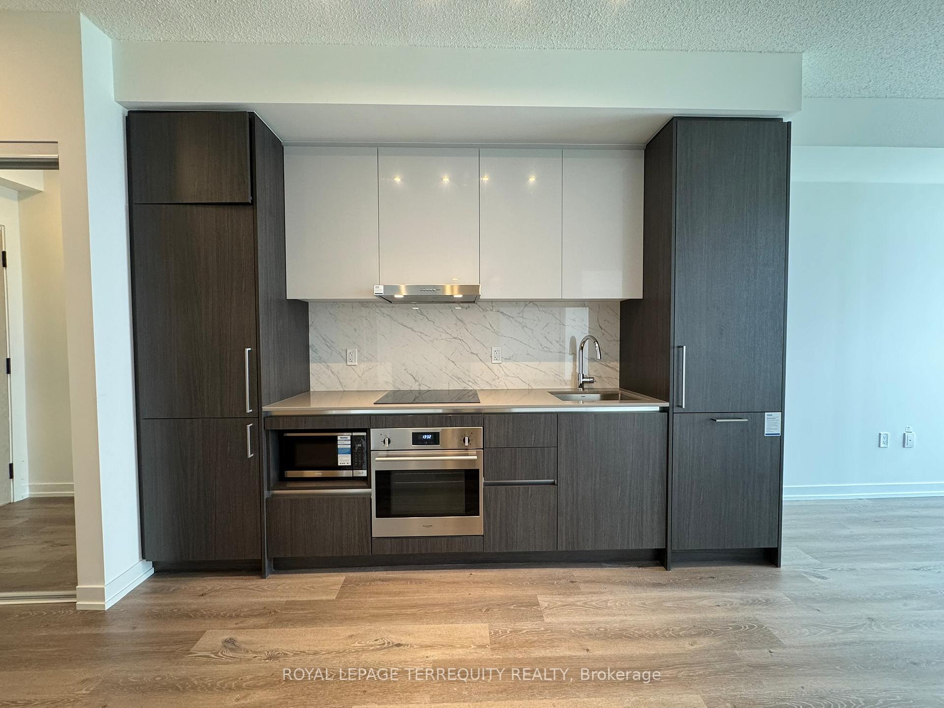 Photo 5 of Unit 5705, 225 Commerce Street, Vaughan, Vaughan Corporate Centre — HOMEH