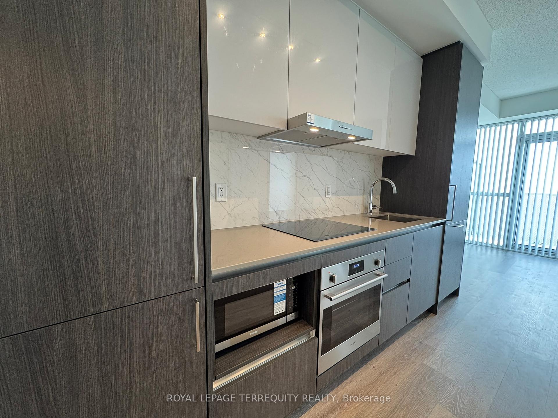 Photo 2 of Unit 5705, 225 Commerce Street, Vaughan, Vaughan Corporate Centre — HOMEH