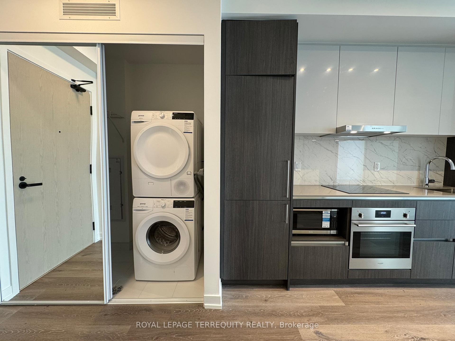 Photo 11 of Unit 5705, 225 Commerce Street, Vaughan, Vaughan Corporate Centre — HOMEH