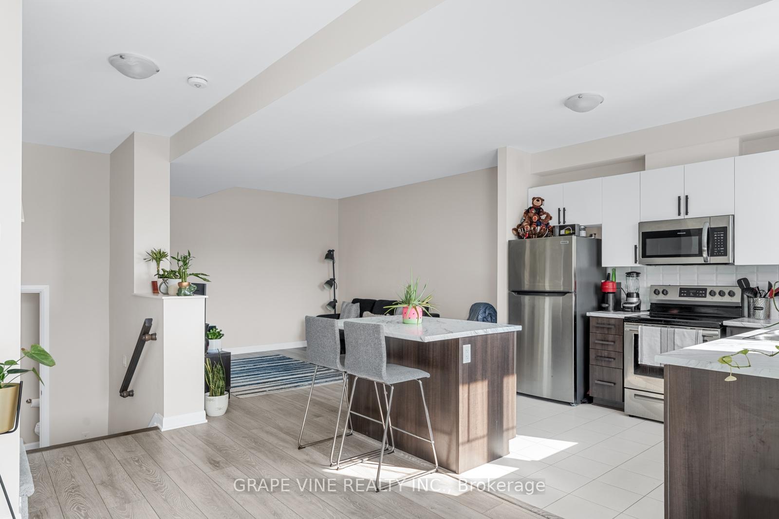 Photo 11 of 50 Teelin Circle, Ottawa, Barrhaven - Half Moon Bay — HOMEH