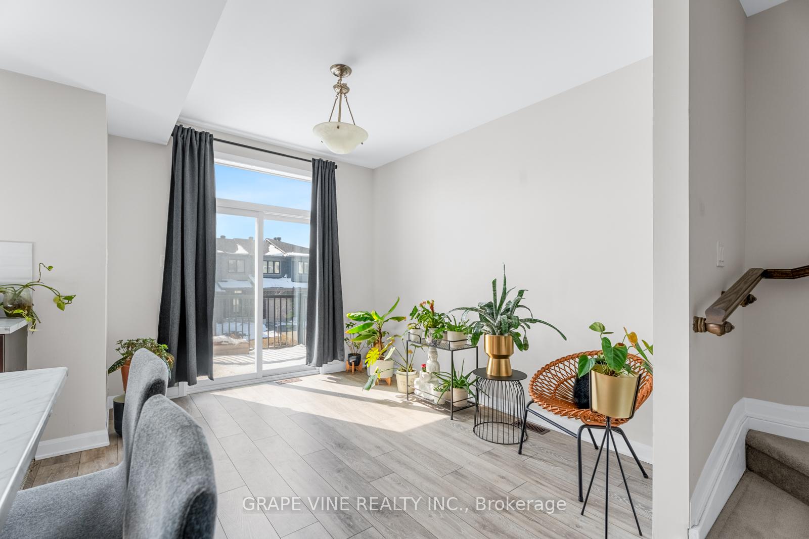 Photo 12 of 50 Teelin Circle, Ottawa, Barrhaven - Half Moon Bay — HOMEH