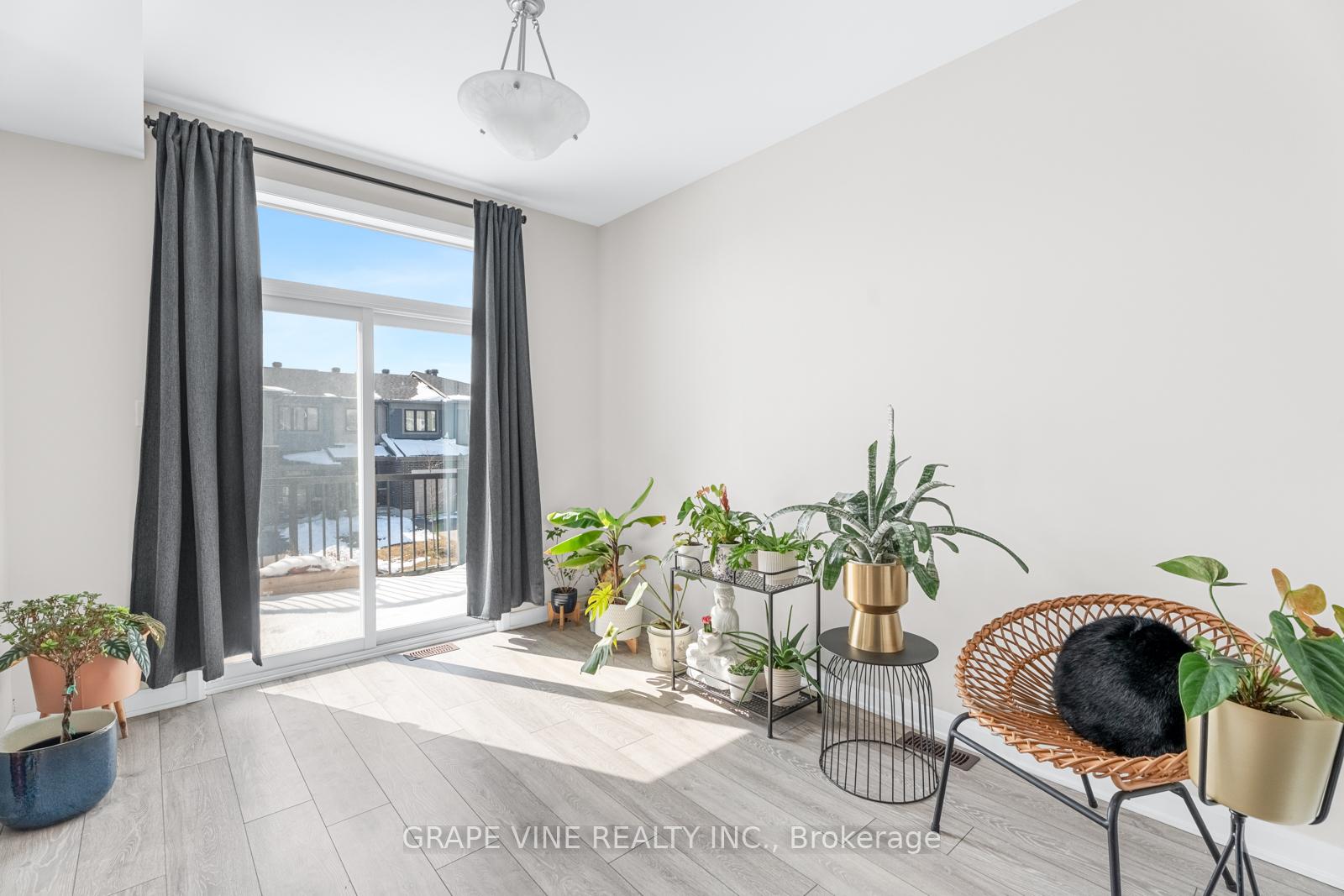 Photo 13 of 50 Teelin Circle, Ottawa, Barrhaven - Half Moon Bay — HOMEH