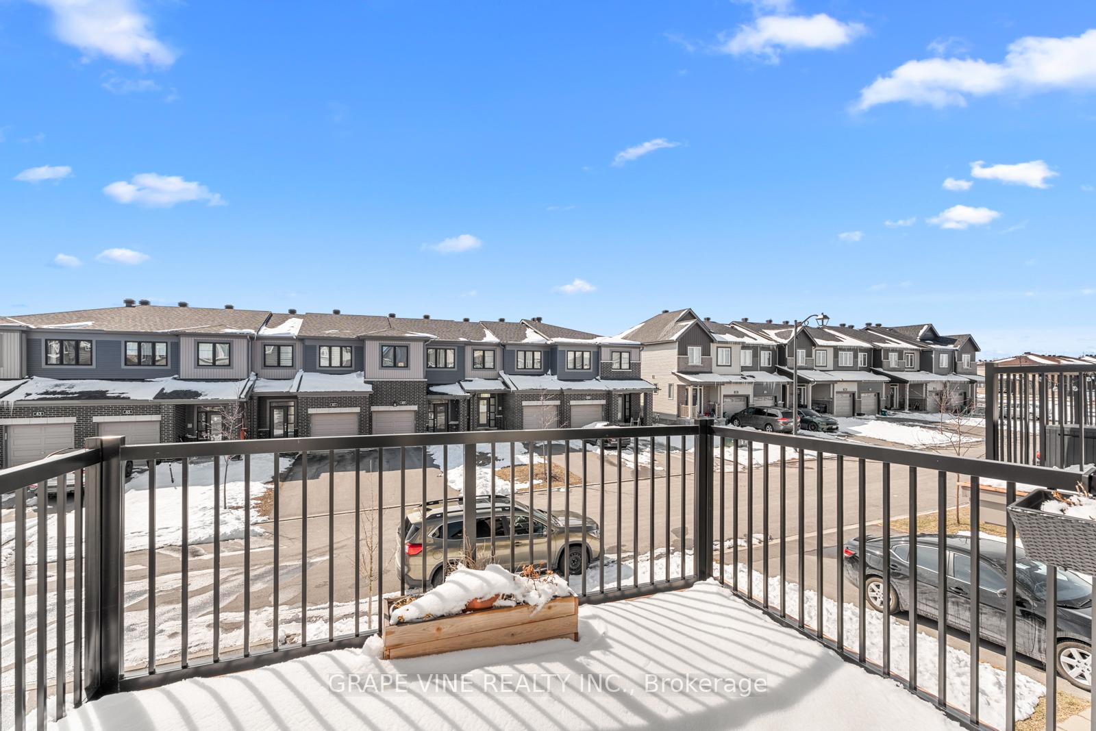 Photo 14 of 50 Teelin Circle, Ottawa, Barrhaven - Half Moon Bay — HOMEH