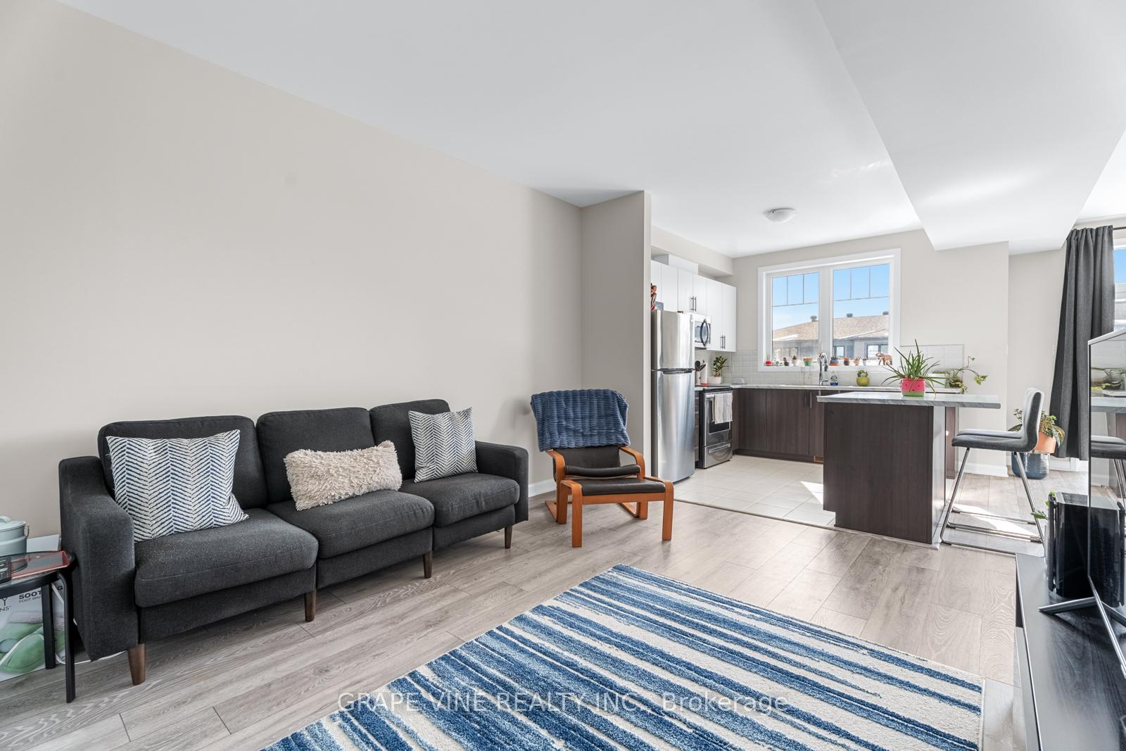 Photo 15 of 50 Teelin Circle, Ottawa, Barrhaven - Half Moon Bay — HOMEH