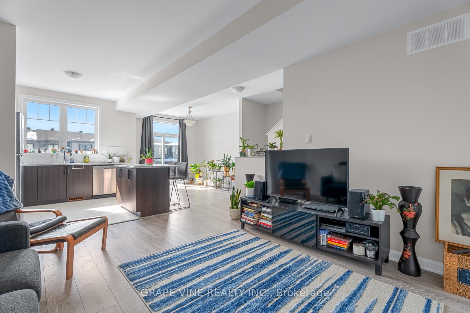 Photo 16 of 50 Teelin Circle, Ottawa, Barrhaven - Half Moon Bay — HOMEH