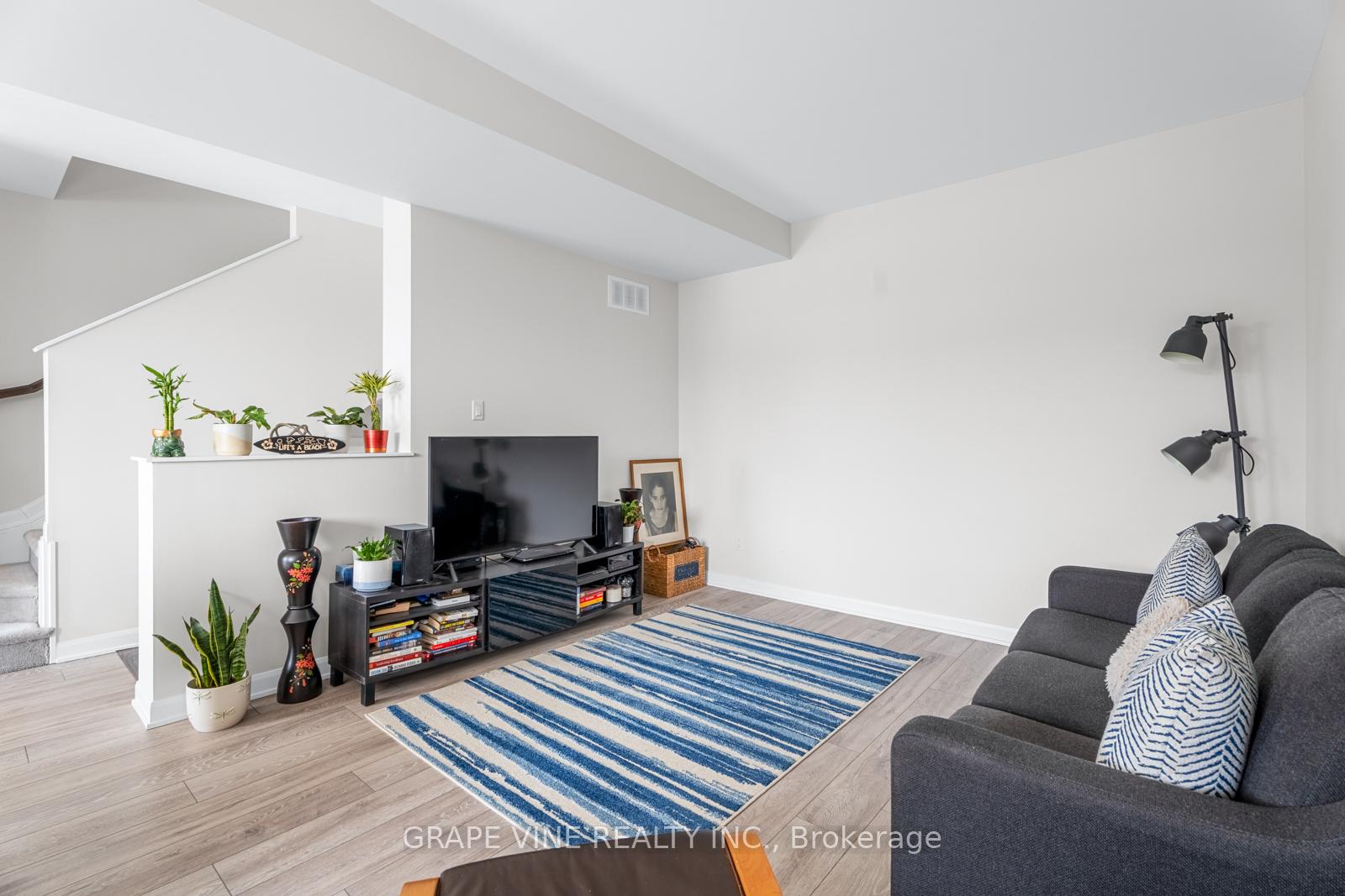 Photo 17 of 50 Teelin Circle, Ottawa, Barrhaven - Half Moon Bay — HOMEH