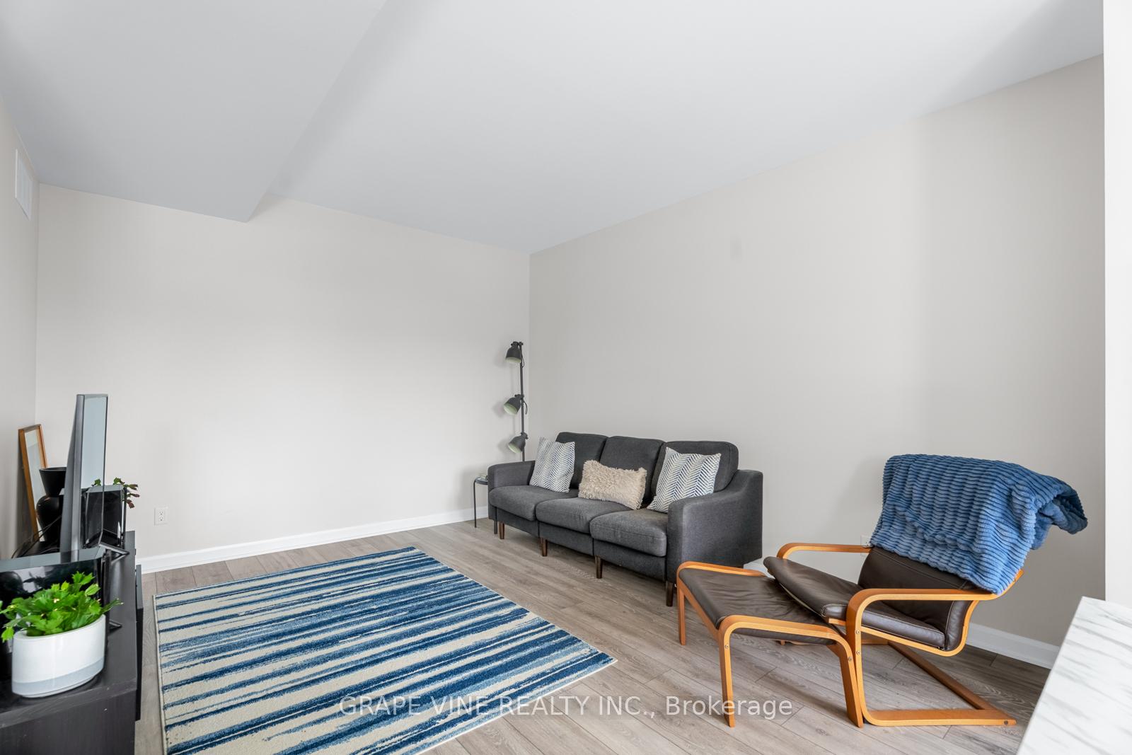 Photo 18 of 50 Teelin Circle, Ottawa, Barrhaven - Half Moon Bay — HOMEH