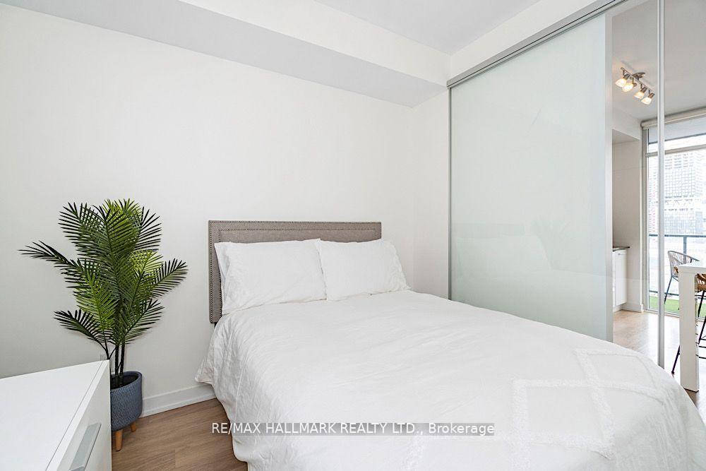 Photo 16 of Unit 914, 105 George Street, Toronto, Moss Park — HOMEH
