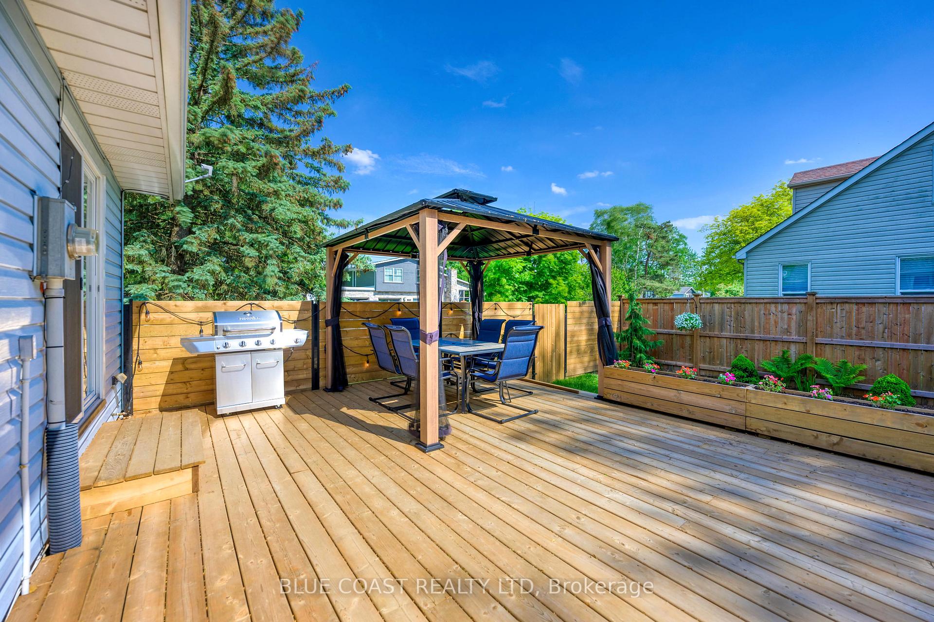 Photo 11 of 2019 Green Street, Sarnia — HOMEH