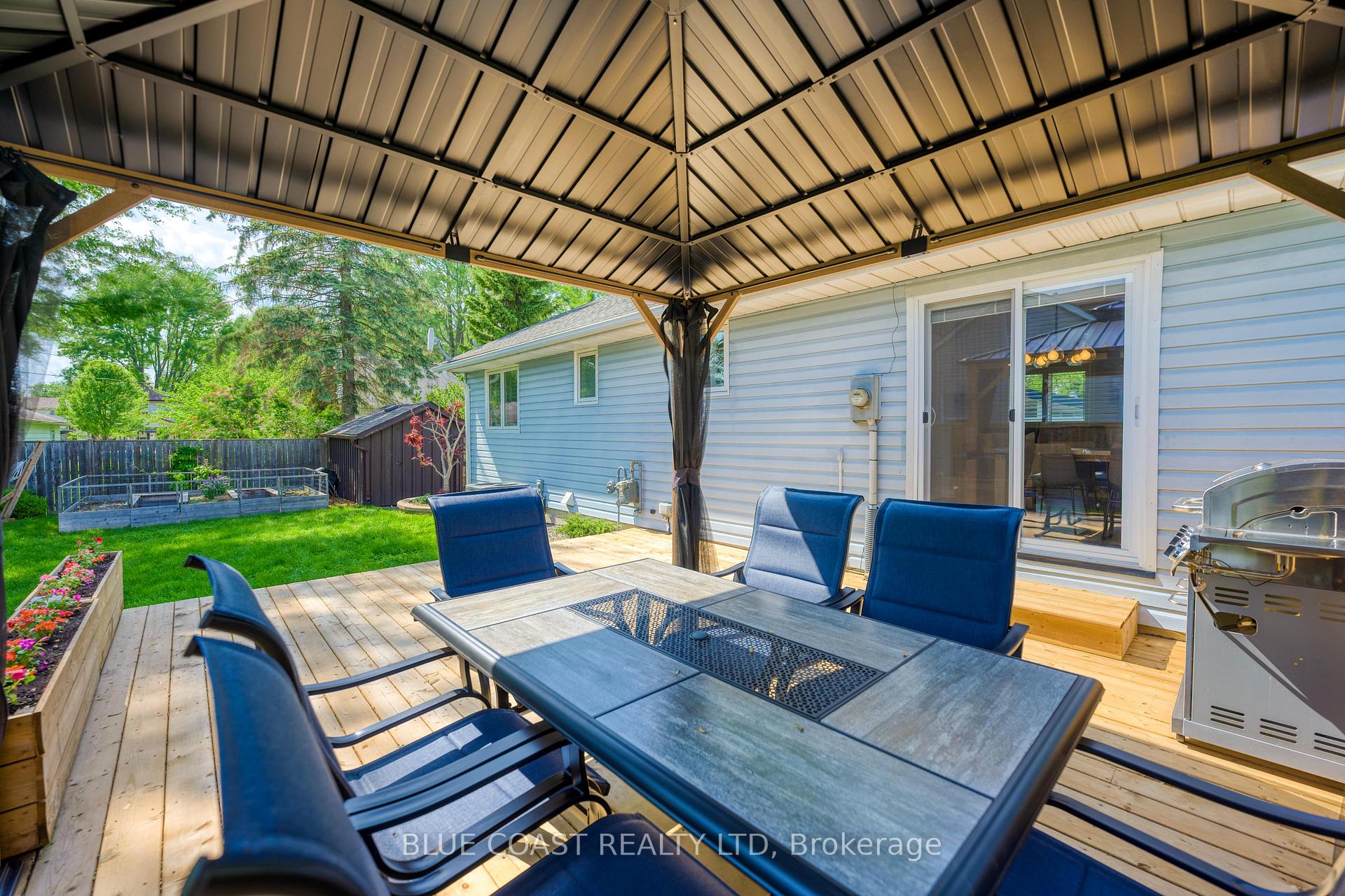 Photo 17 of 2019 Green Street, Sarnia — HOMEH