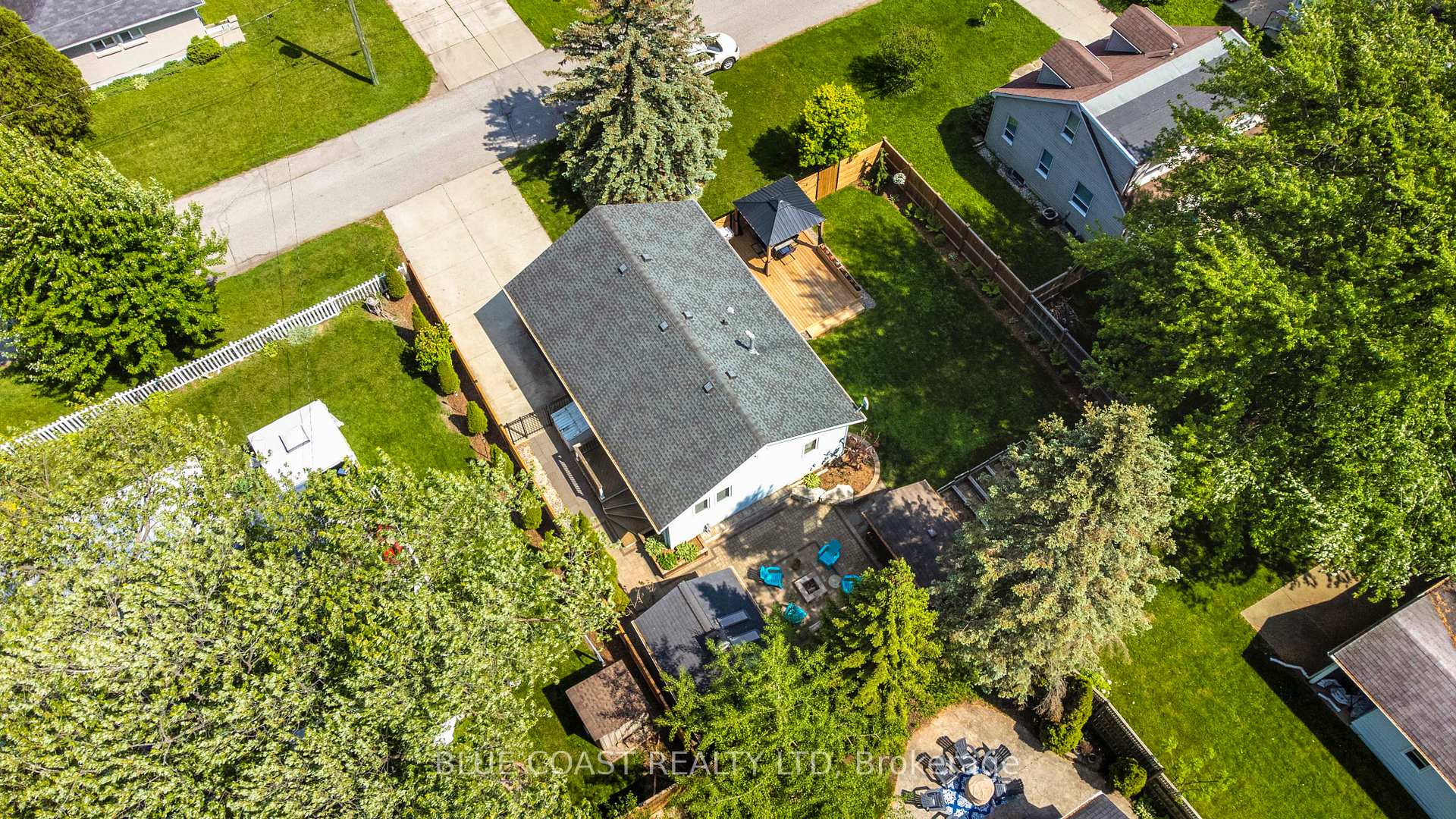 Photo 42 of 2019 Green Street, Sarnia — HOMEH
