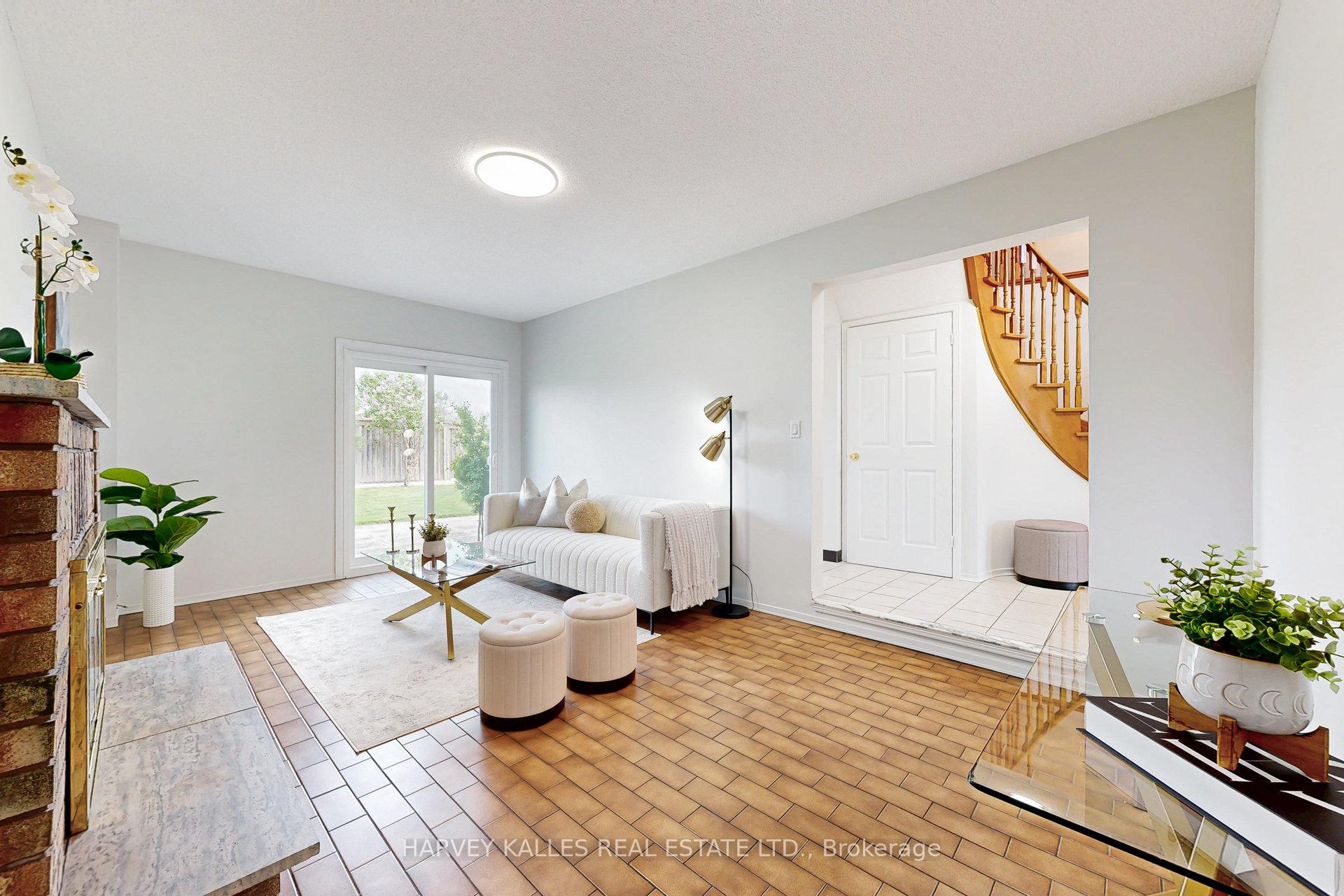Photo 9 of 146 Anthony Lane, Vaughan, Glen Shields — HOMEH