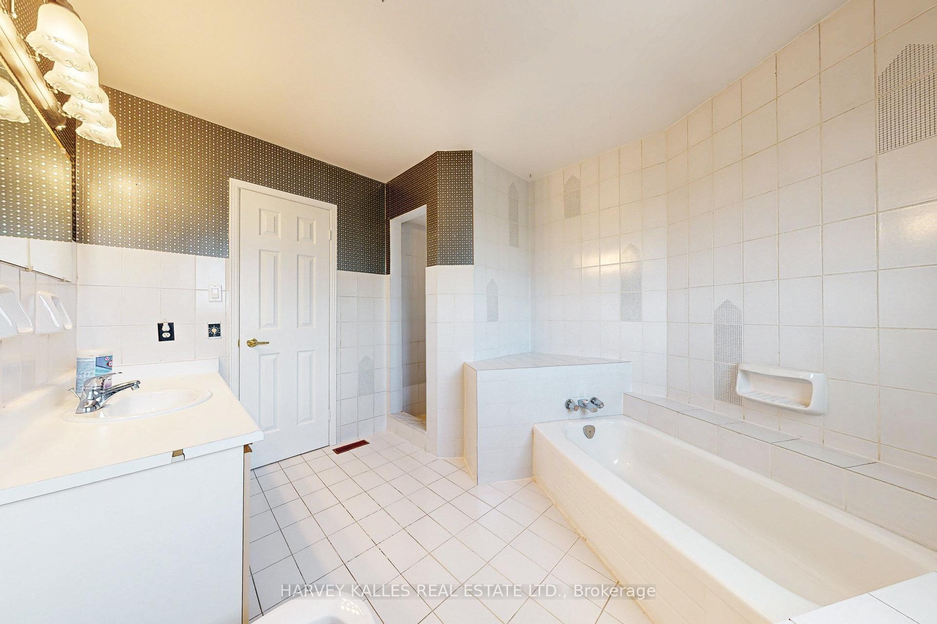 Photo 25 of 146 Anthony Lane, Vaughan, Glen Shields — HOMEH