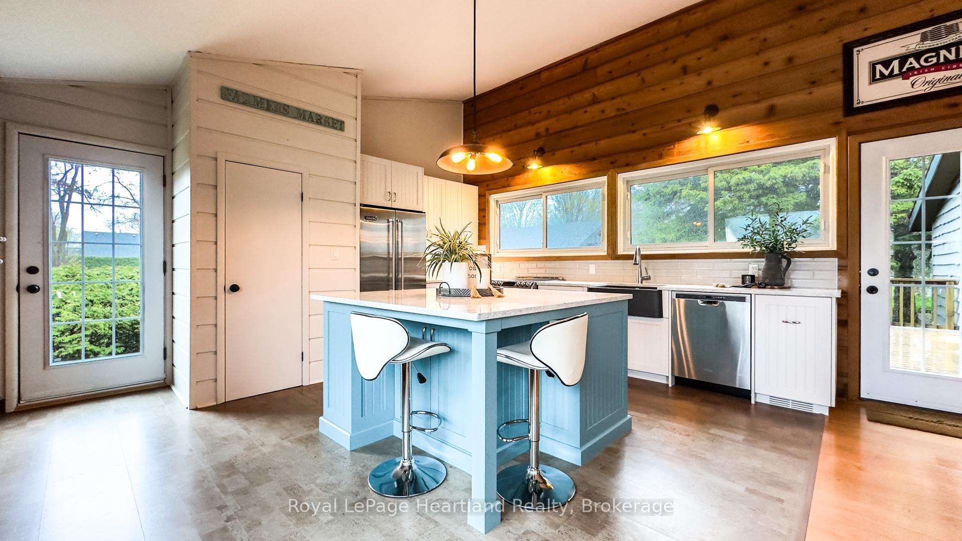 Photo 4 of 63 Victoria Street, Bluewater, Bayfield — HOMEH
