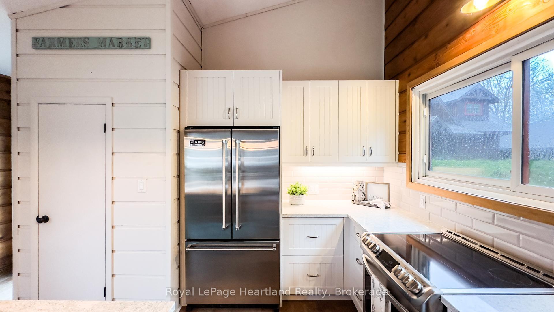 Photo 9 of 63 Victoria Street, Bluewater, Bayfield — HOMEH