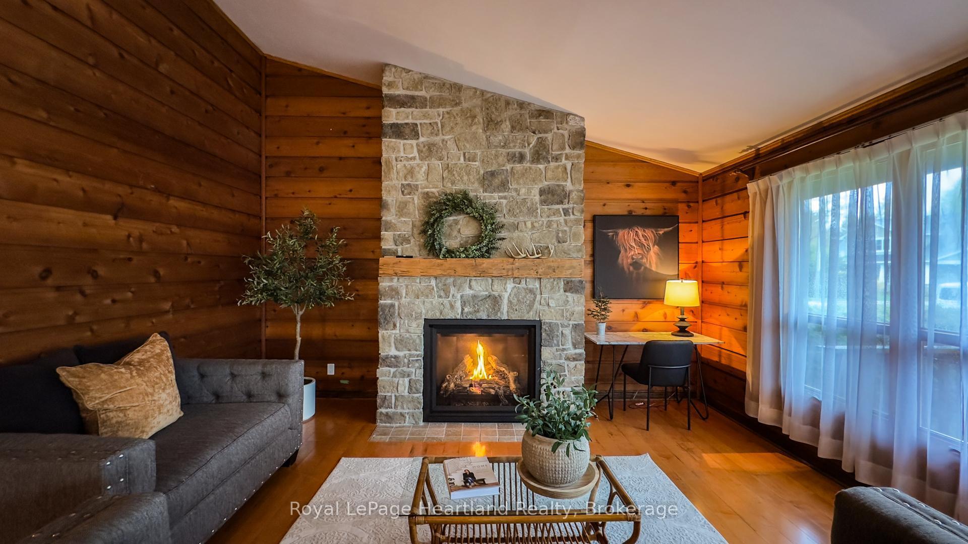 Photo 13 of 63 Victoria Street, Bluewater, Bayfield — HOMEH