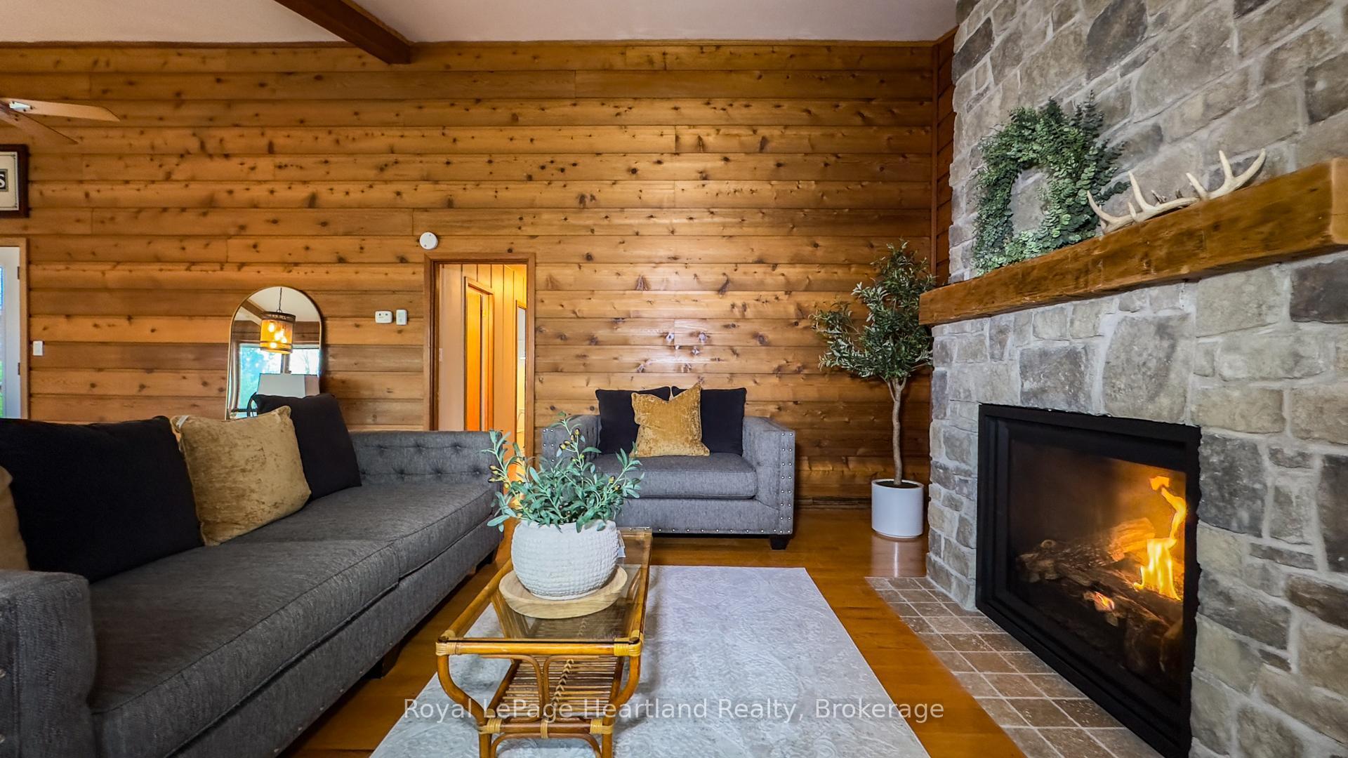 Photo 21 of 63 Victoria Street, Bluewater, Bayfield — HOMEH