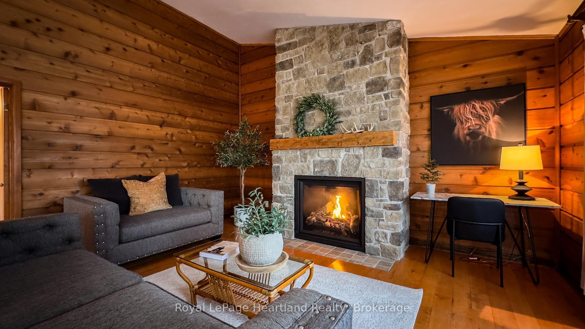 Photo 15 of 63 Victoria Street, Bluewater, Bayfield — HOMEH