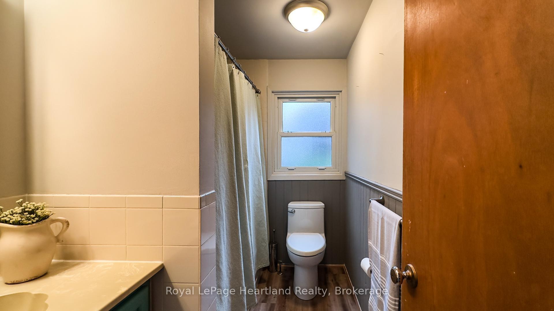 Photo 19 of 63 Victoria Street, Bluewater, Bayfield — HOMEH