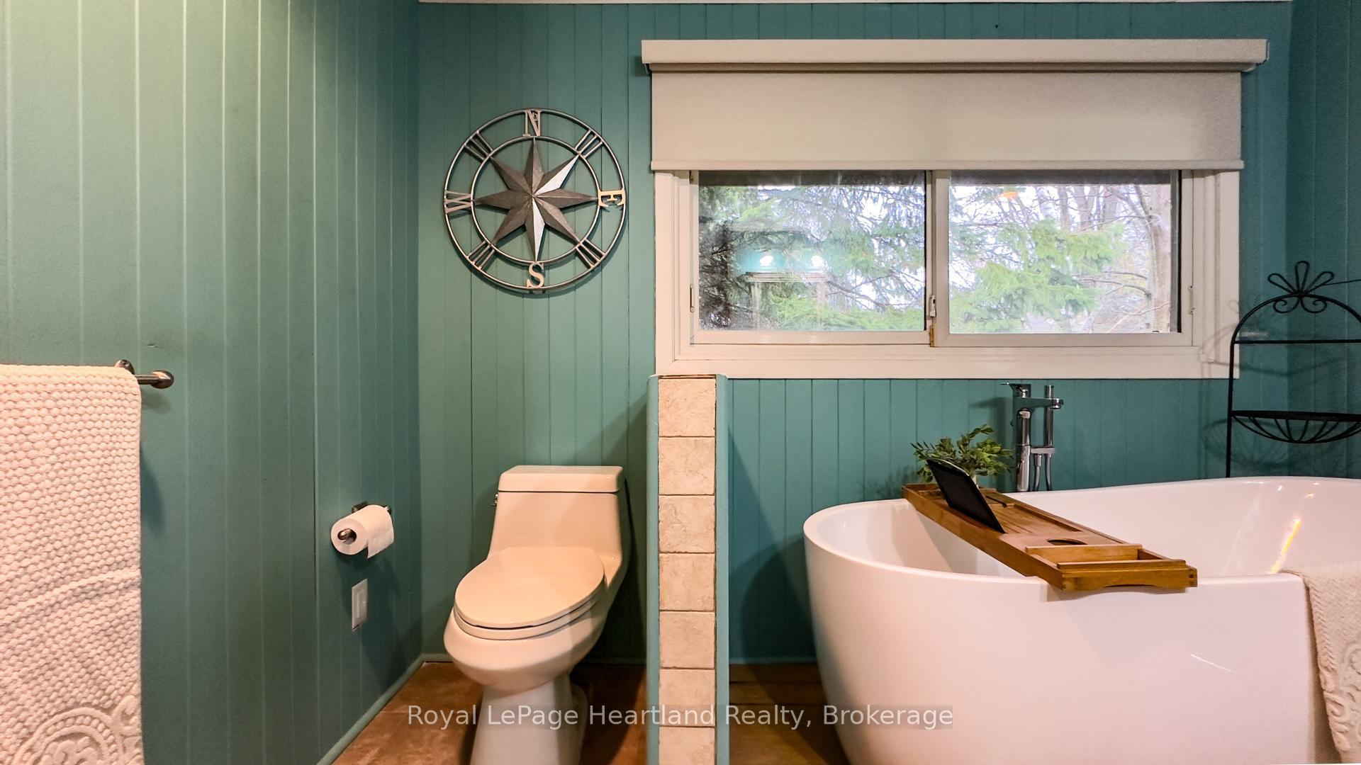 Photo 42 of 63 Victoria Street, Bluewater, Bayfield — HOMEH