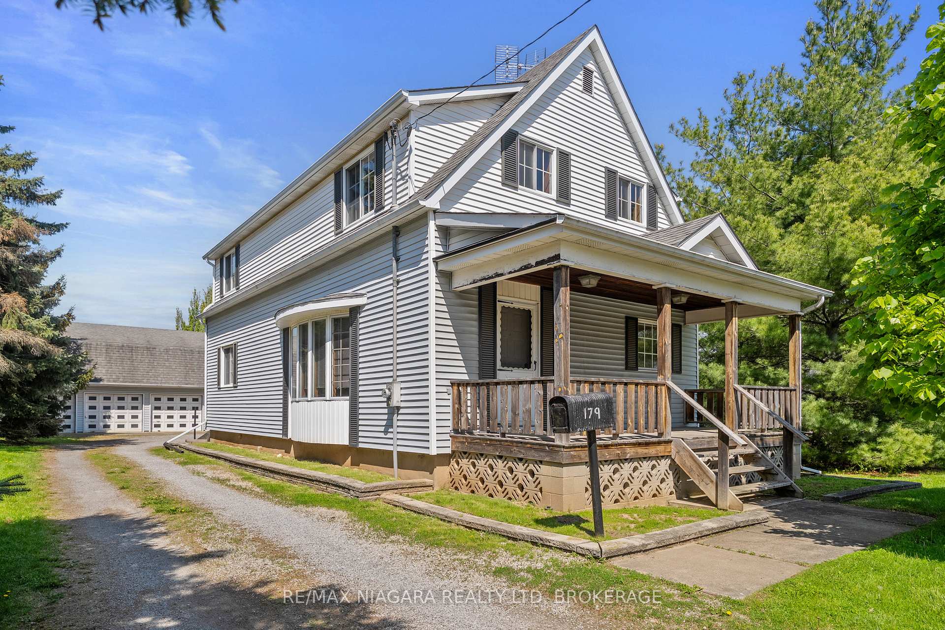 Front of 179 First Street Louth