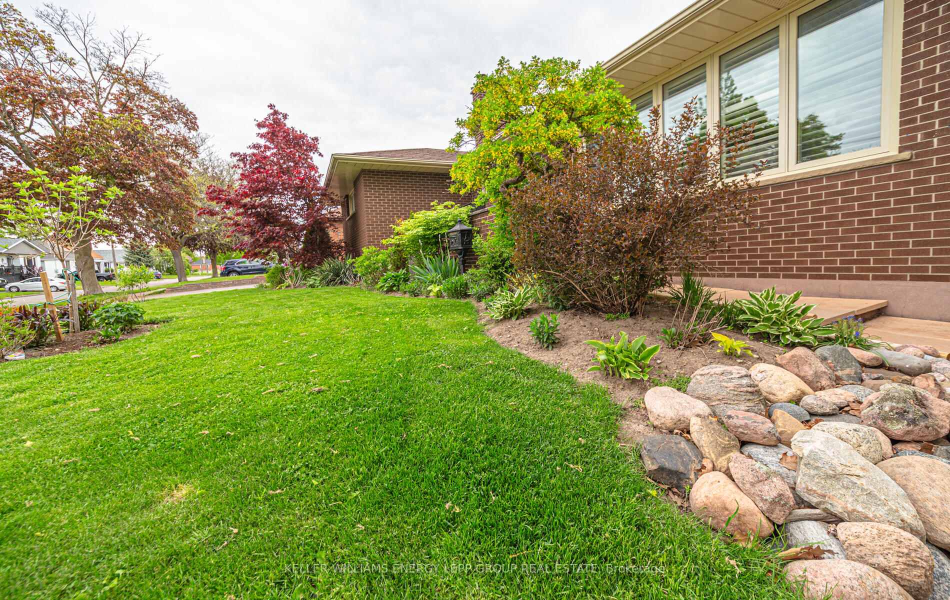 Photo 3 of 189 Windsor Street, Oshawa, Donevan — HOMEH