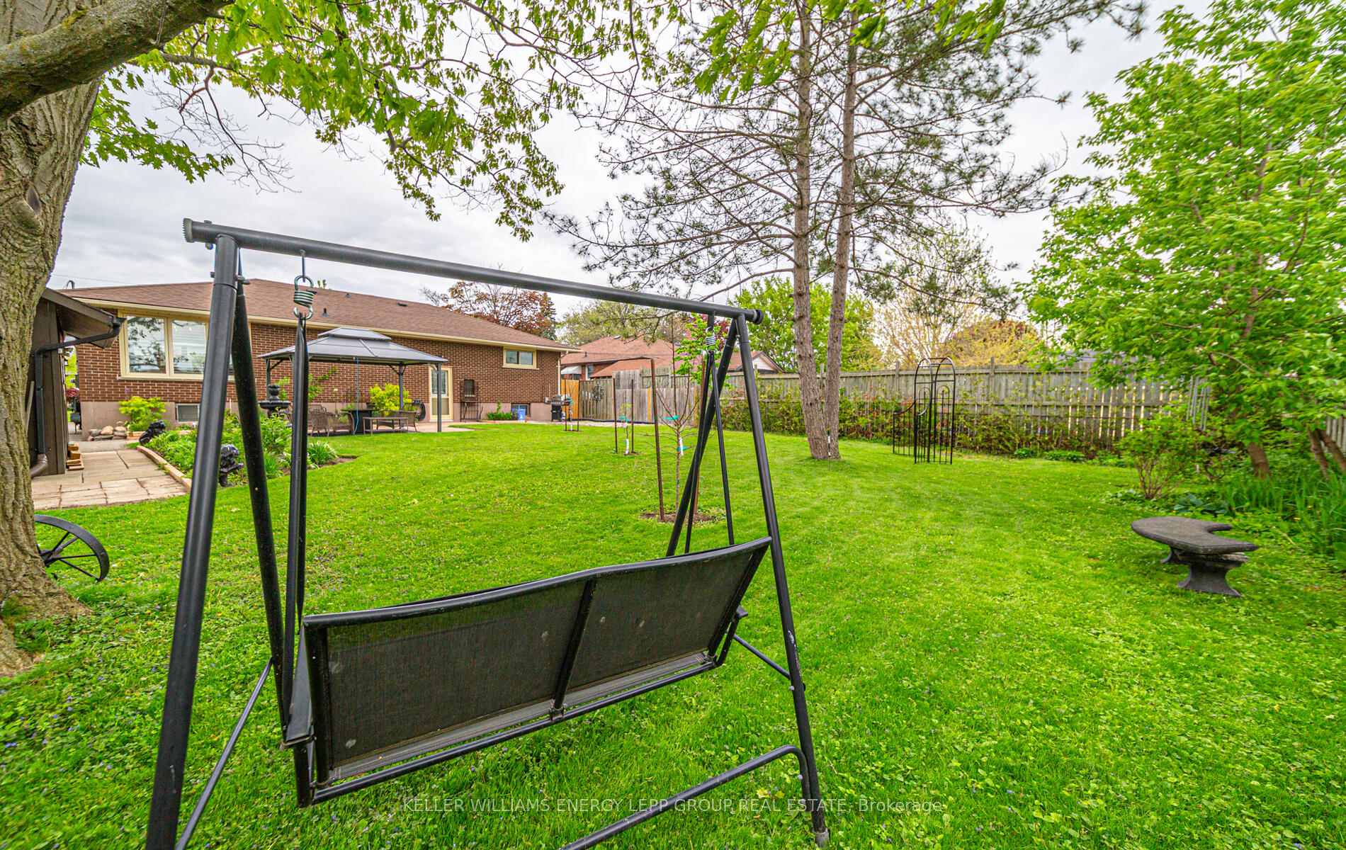 Photo 9 of 189 Windsor Street, Oshawa, Donevan — HOMEH