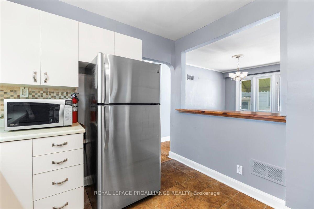 Photo 10 of 27 Crestview Avenue, Belleville, Belleville Ward — HOMEH