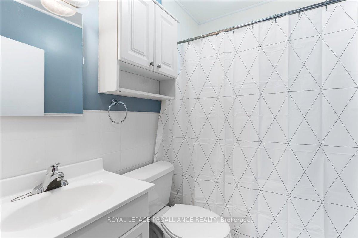 Photo 13 of 27 Crestview Avenue, Belleville, Belleville Ward — HOMEH