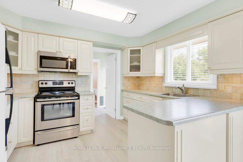 Photo 7 of 142 Old Madoc Road E, Belleville, Thurlow Ward — HOMEH