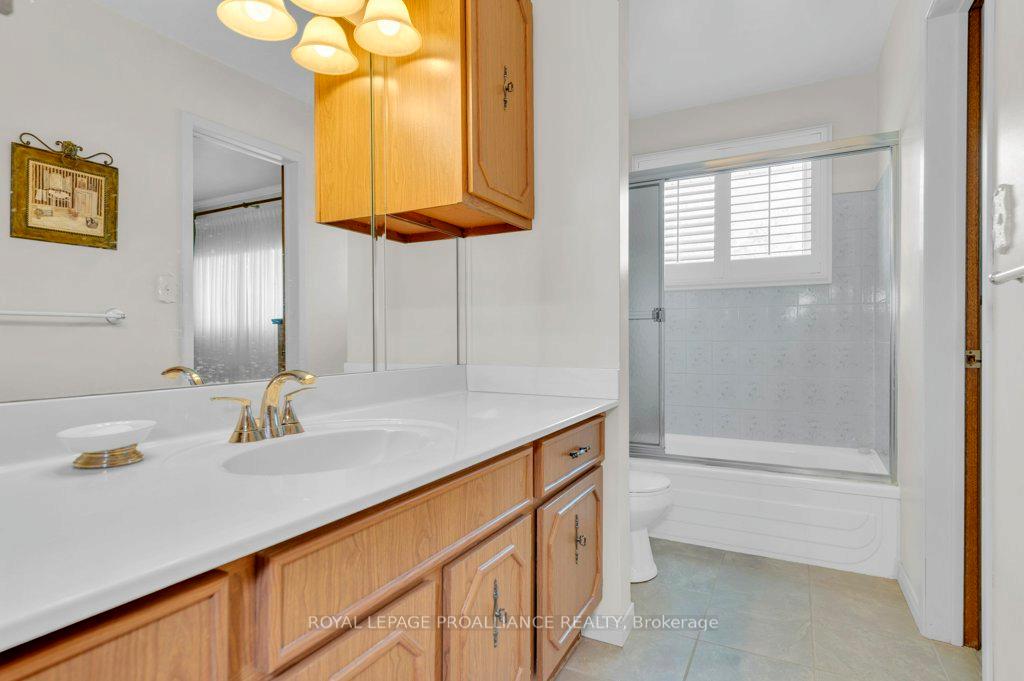 Photo 21 of 142 Old Madoc Road E, Belleville, Thurlow Ward — HOMEH