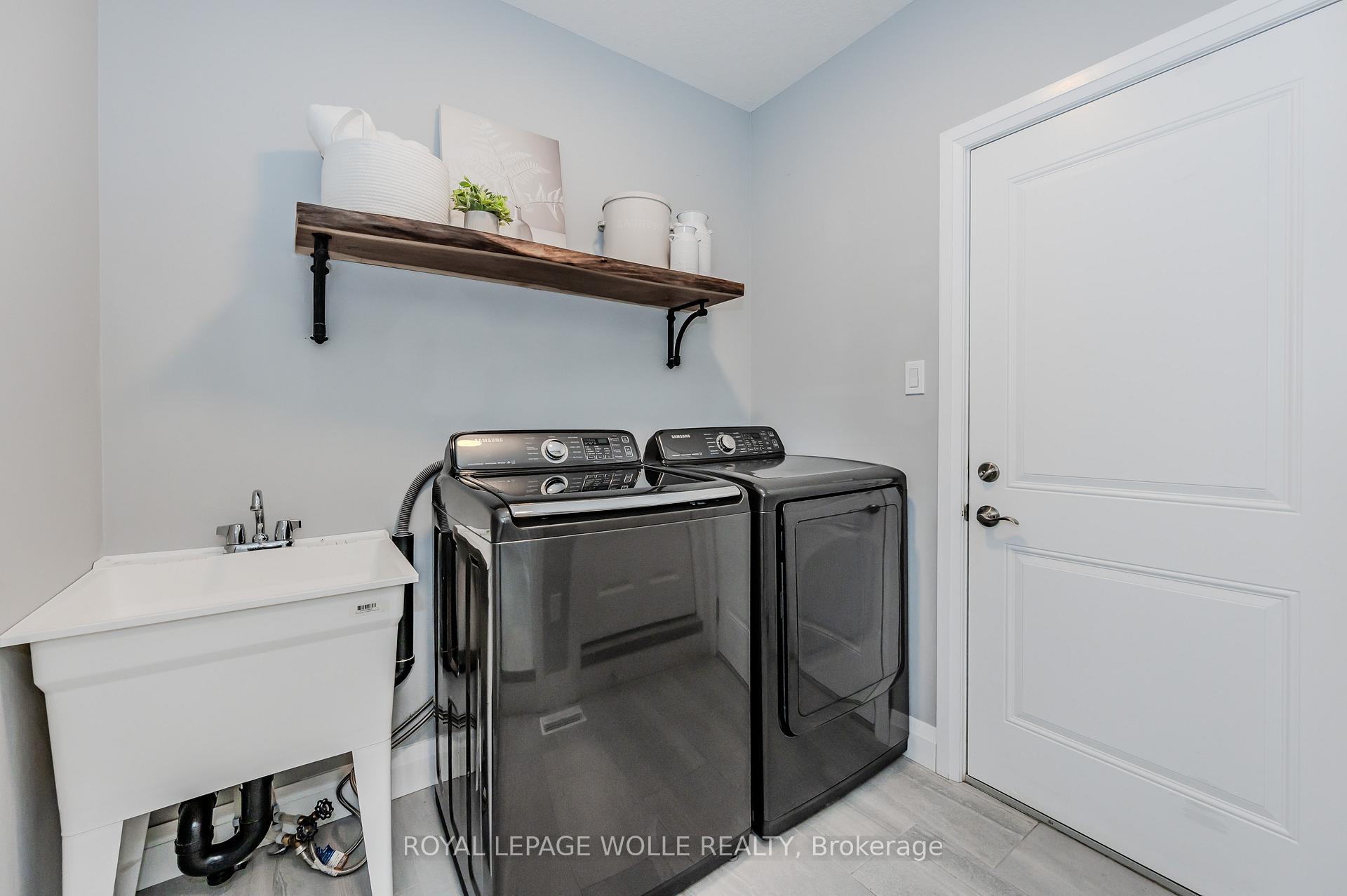 Photo 3 of 118 Stephenson Way, Minto — HOMEH