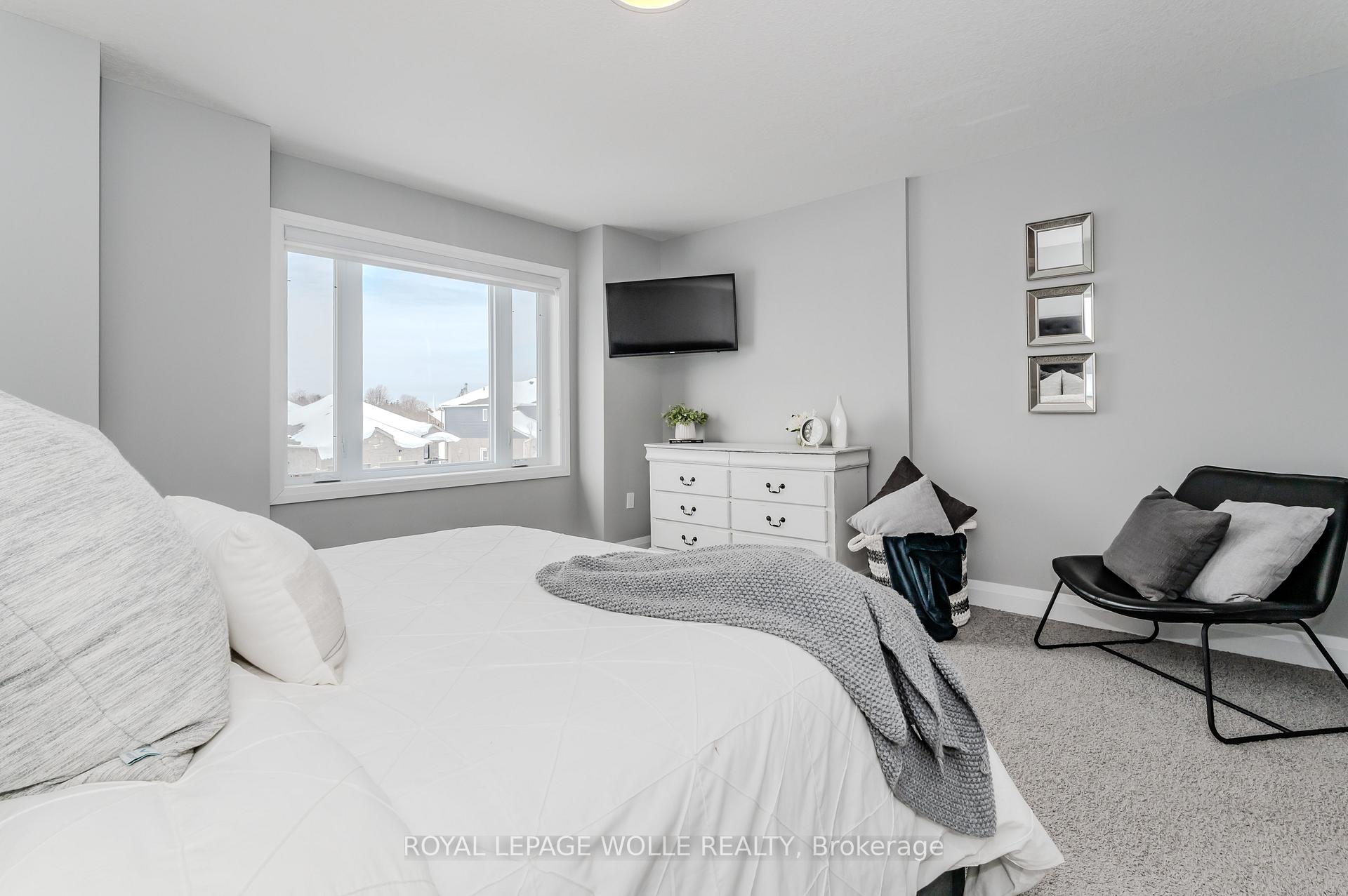 Photo 7 of 118 Stephenson Way, Minto — HOMEH