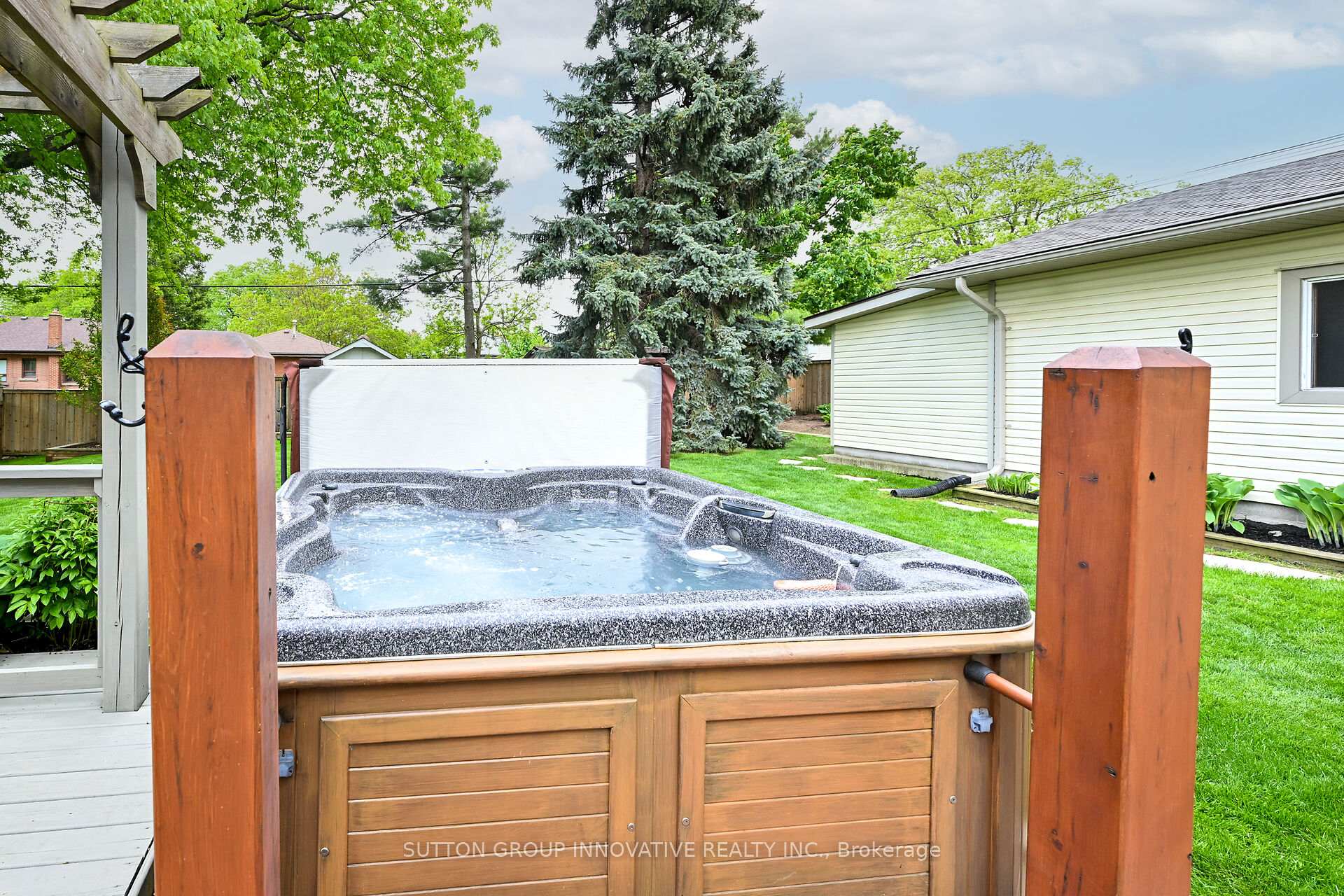 Photo 39 of 175 West 25th Street, Hamilton, Westcliffe — HOMEH