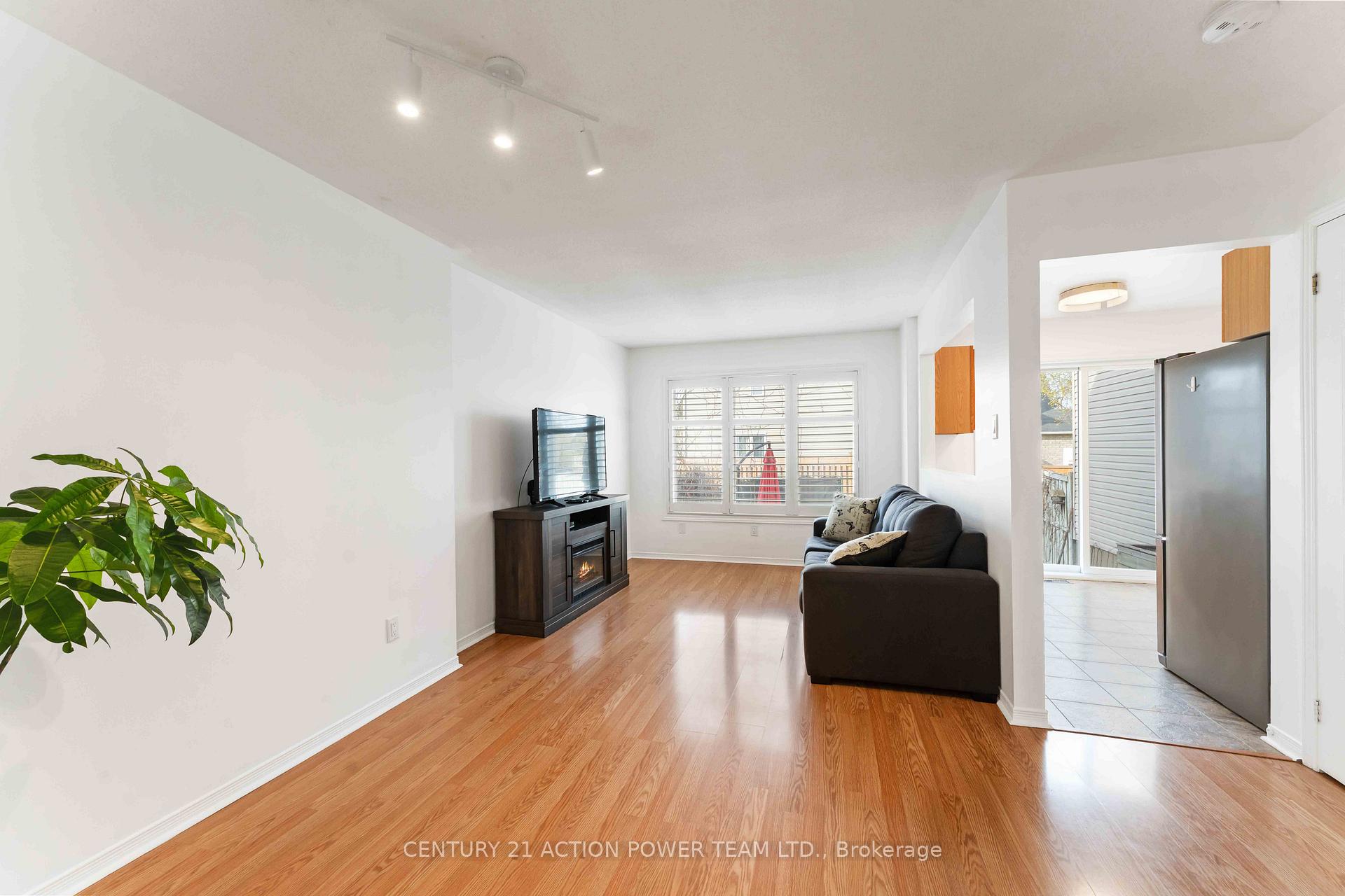 Photo 14 of 1887 Hialeah Drive, Ottawa, Fallingbrook/Gardenway South — HOMEH