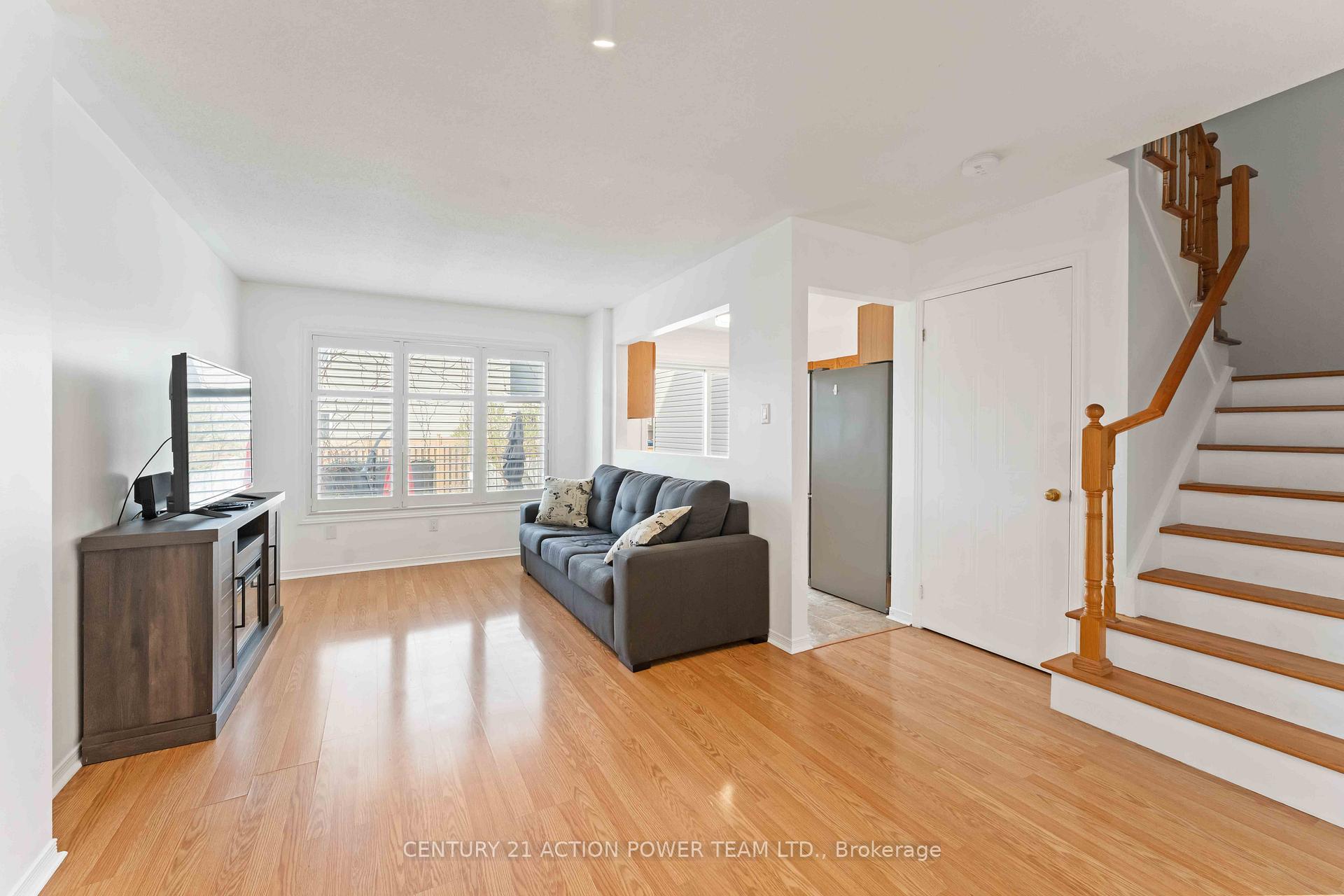 Photo 5 of 1887 Hialeah Drive, Ottawa, Fallingbrook/Gardenway South — HOMEH