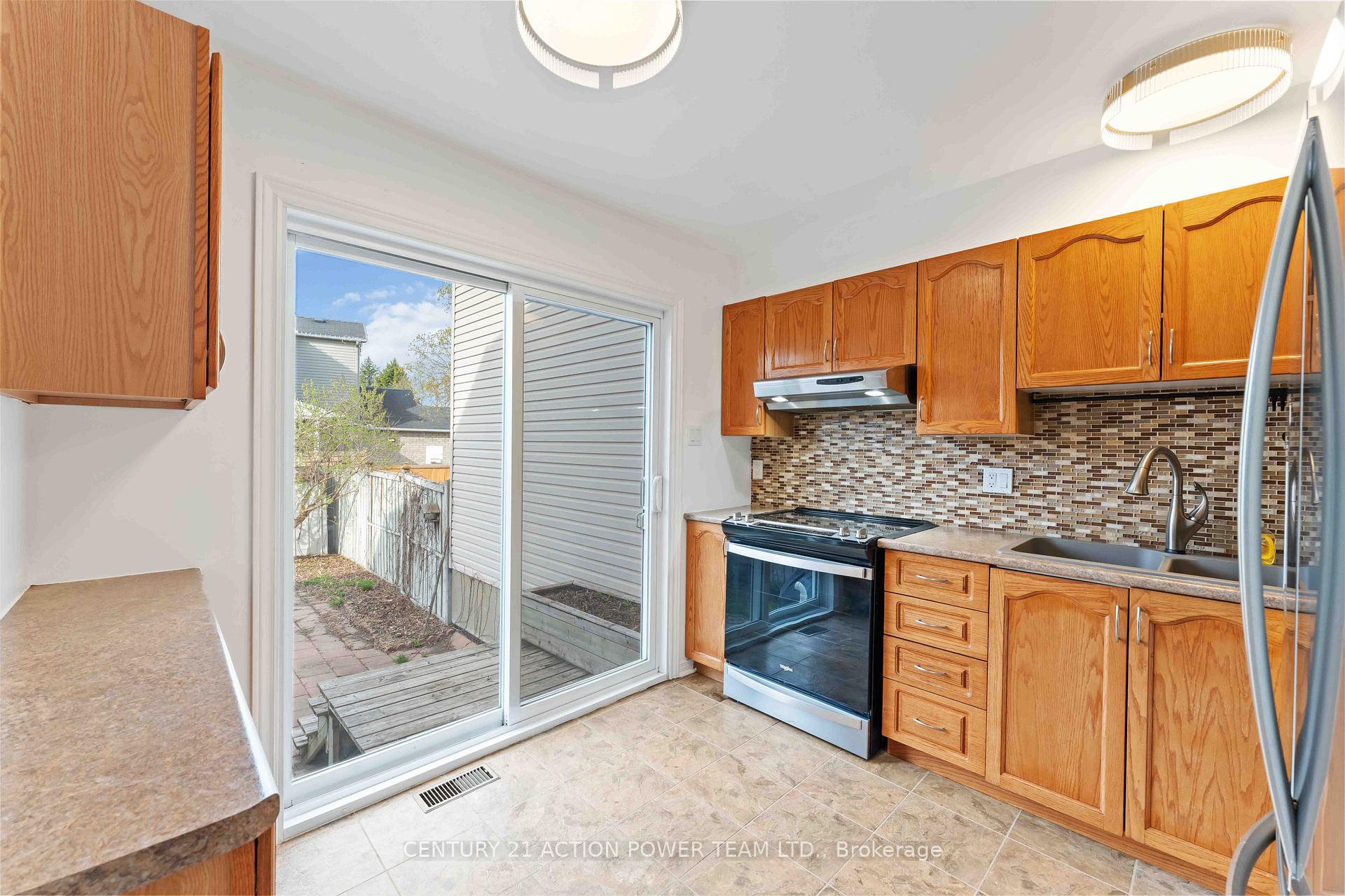 Photo 11 of 1887 Hialeah Drive, Ottawa, Fallingbrook/Gardenway South — HOMEH