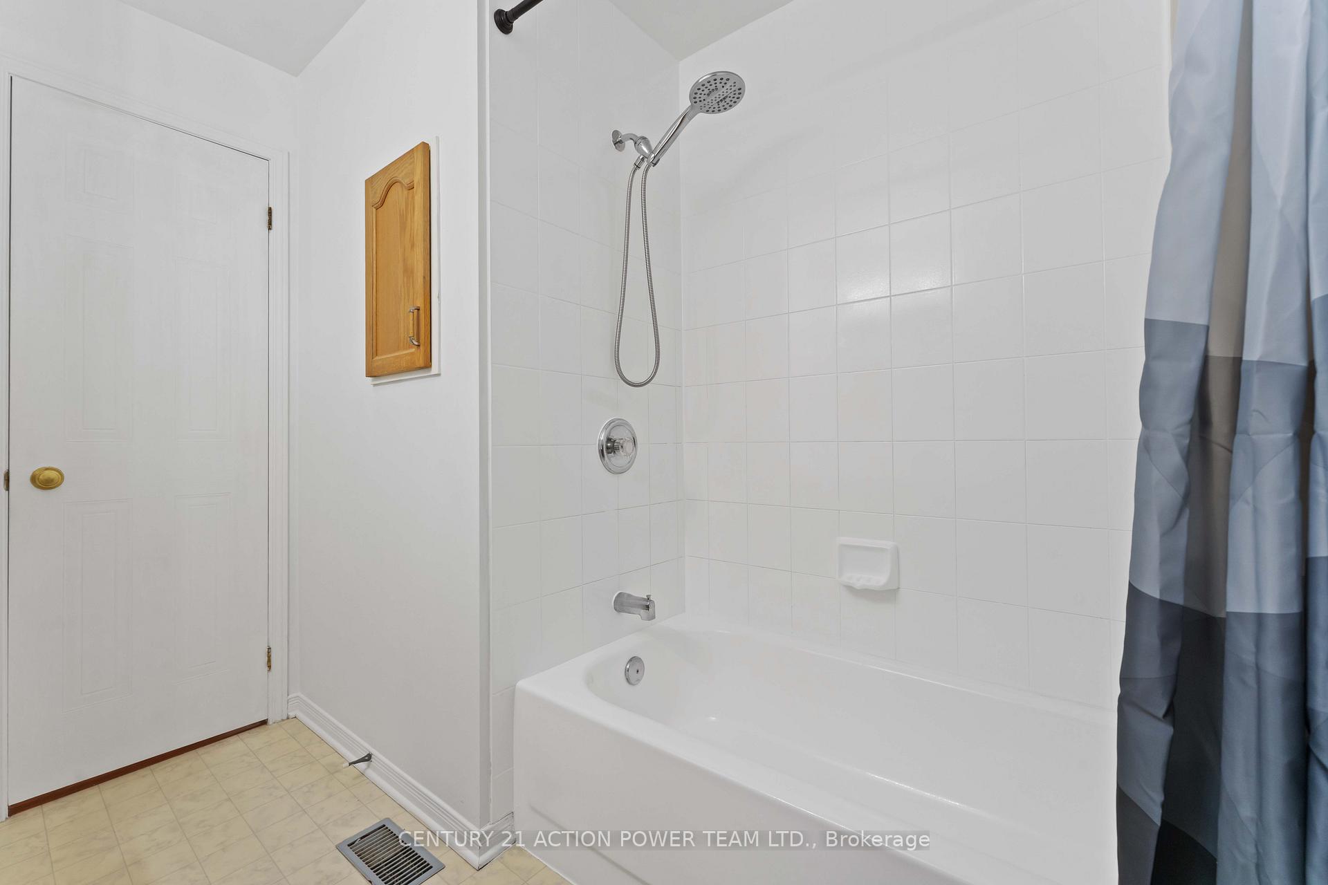 Photo 32 of 1887 Hialeah Drive, Ottawa, Fallingbrook/Gardenway South — HOMEH