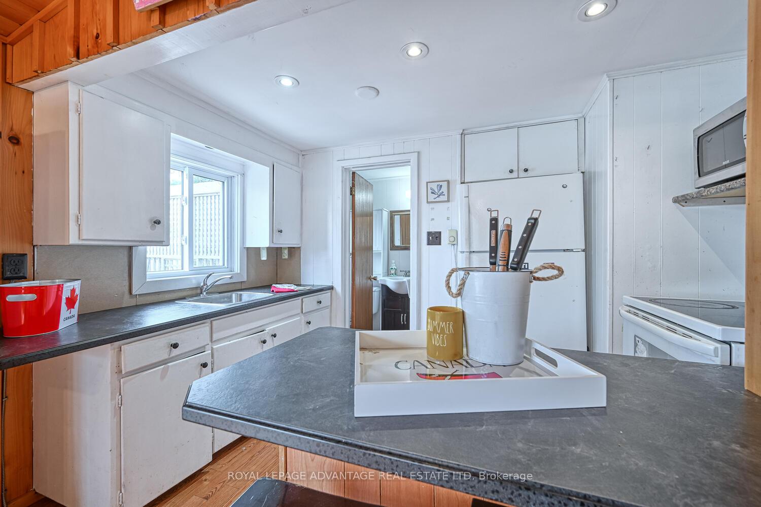 Photo 8 of 106 MacMillan Drive, Tay Valley, Bathurst/Burgess & Sherbrooke (North Burgess) Twp — HOMEH