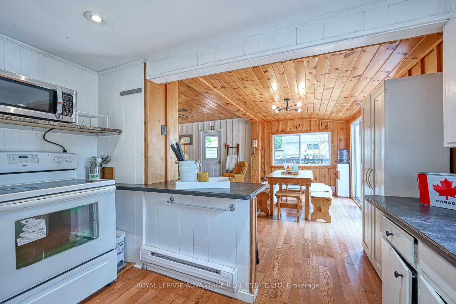 Photo 15 of 106 MacMillan Drive, Tay Valley, Bathurst/Burgess & Sherbrooke (North Burgess) Twp — HOMEH