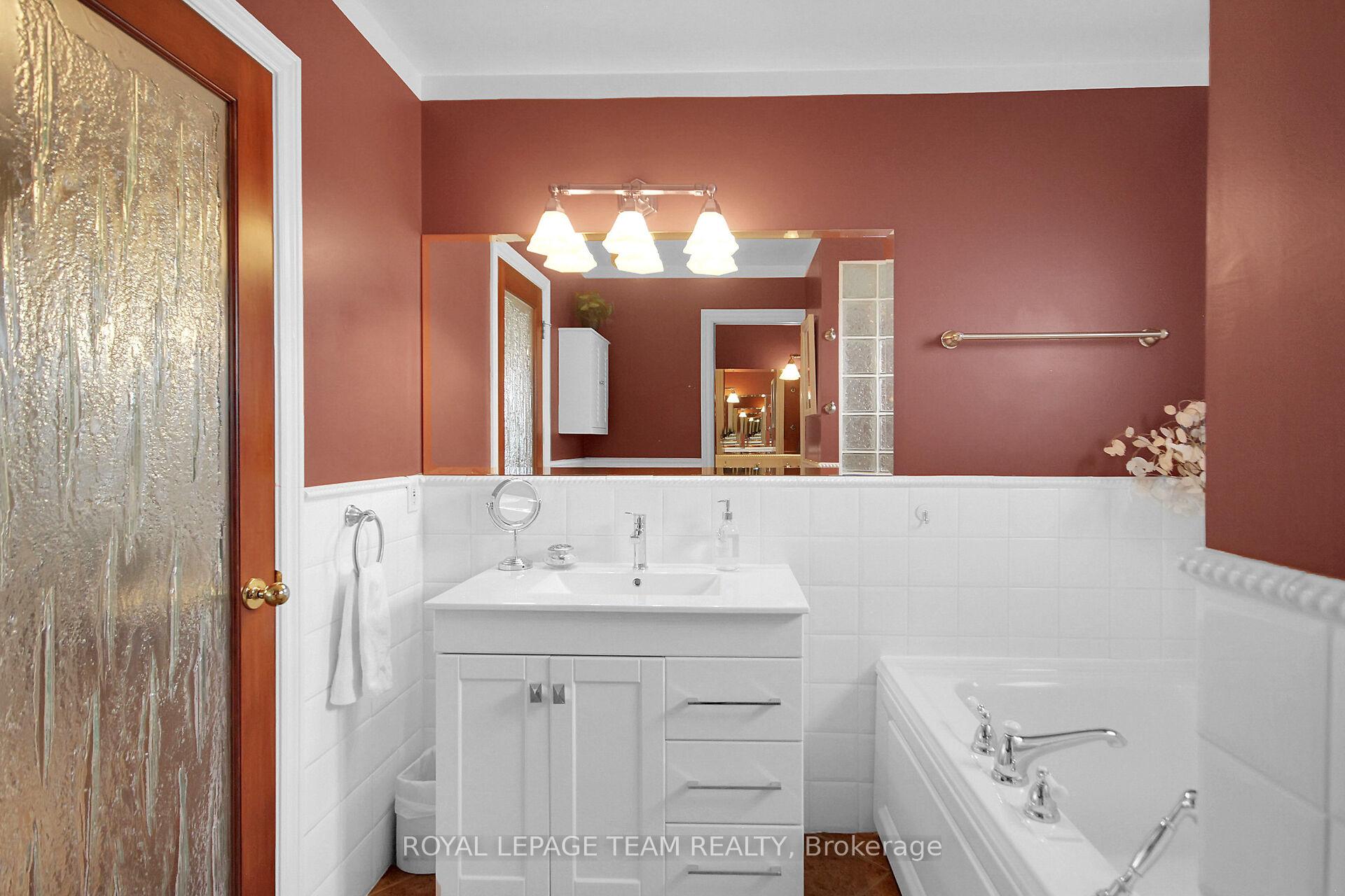 Photo 33 of 45 Denham Way, Ottawa, Stittsville (Central) — HOMEH
