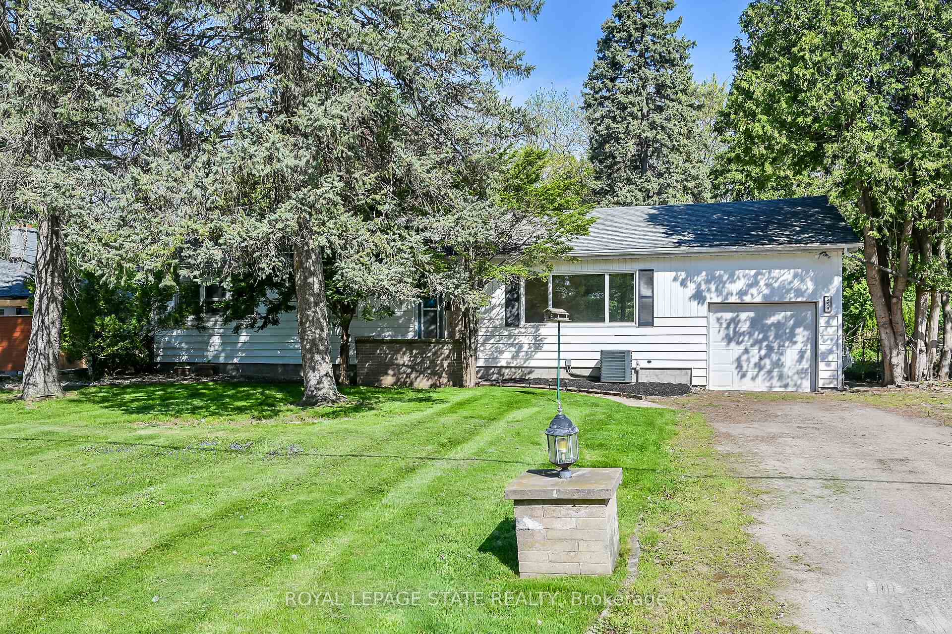 Photo 1 of 559 Westview Avenue, Hamilton, Ancaster — HOMEH